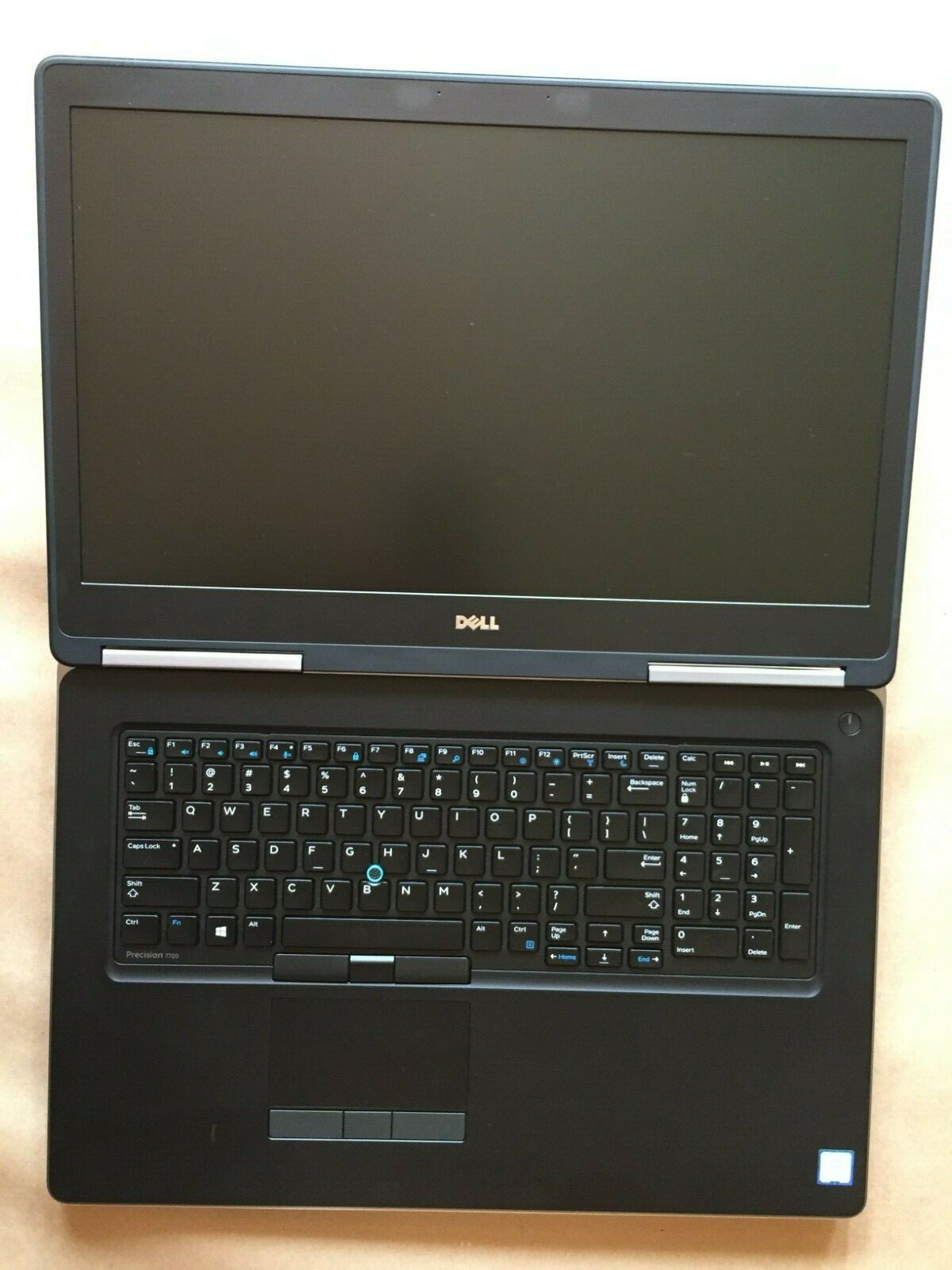 Dell Precision 7720 17.3″ i7-7700HQ HD+ Quadro M1200 32GB 256 SSD Win 10 Pro