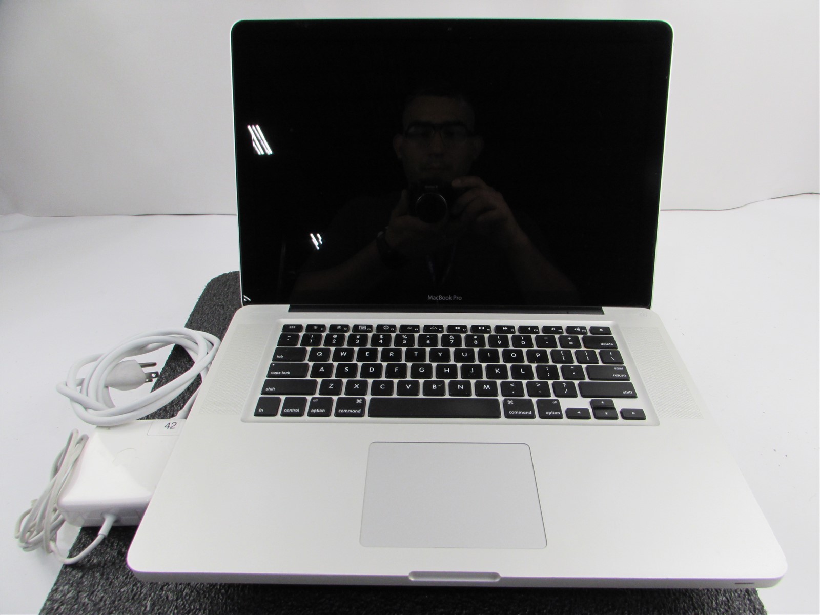 APPLE MACBOOK PRO A1286 CORE I5-520M NO HDD 4GB RAM NVIDIA GT 330M NO O.S/BATT