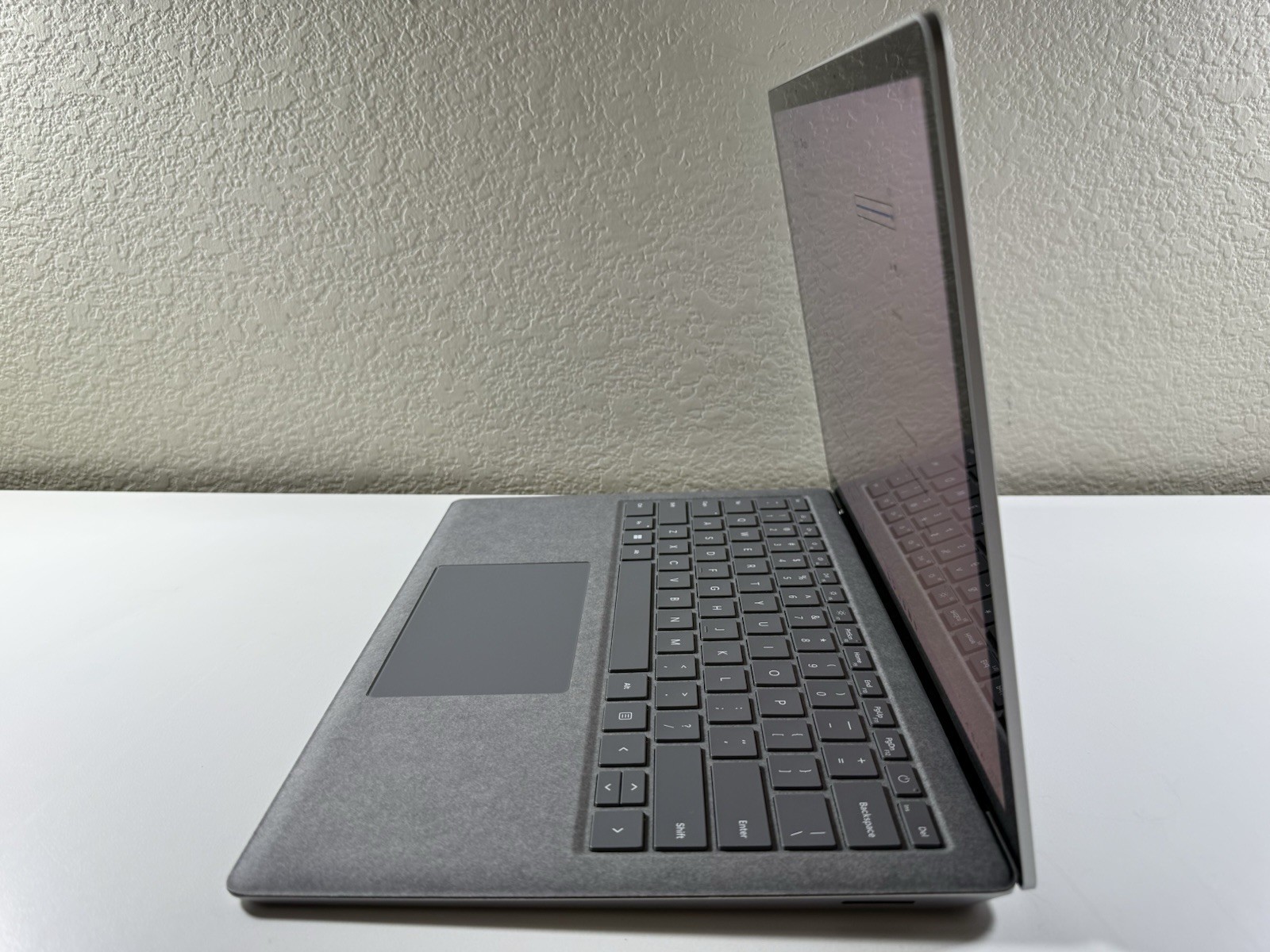 Microsoft Surface Laptop 5 13.5” 1950 Intel Core i7-1265U 16GB RAM 512GB NVME
