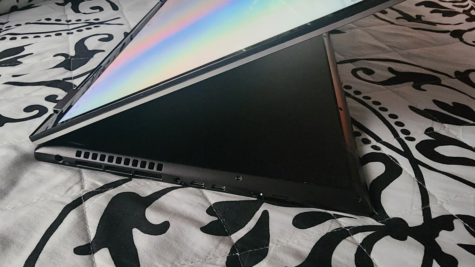 ASUS Zenbook Flip 14 Laptop with Touchscreen, 360 screen, 1TB mem; Black
