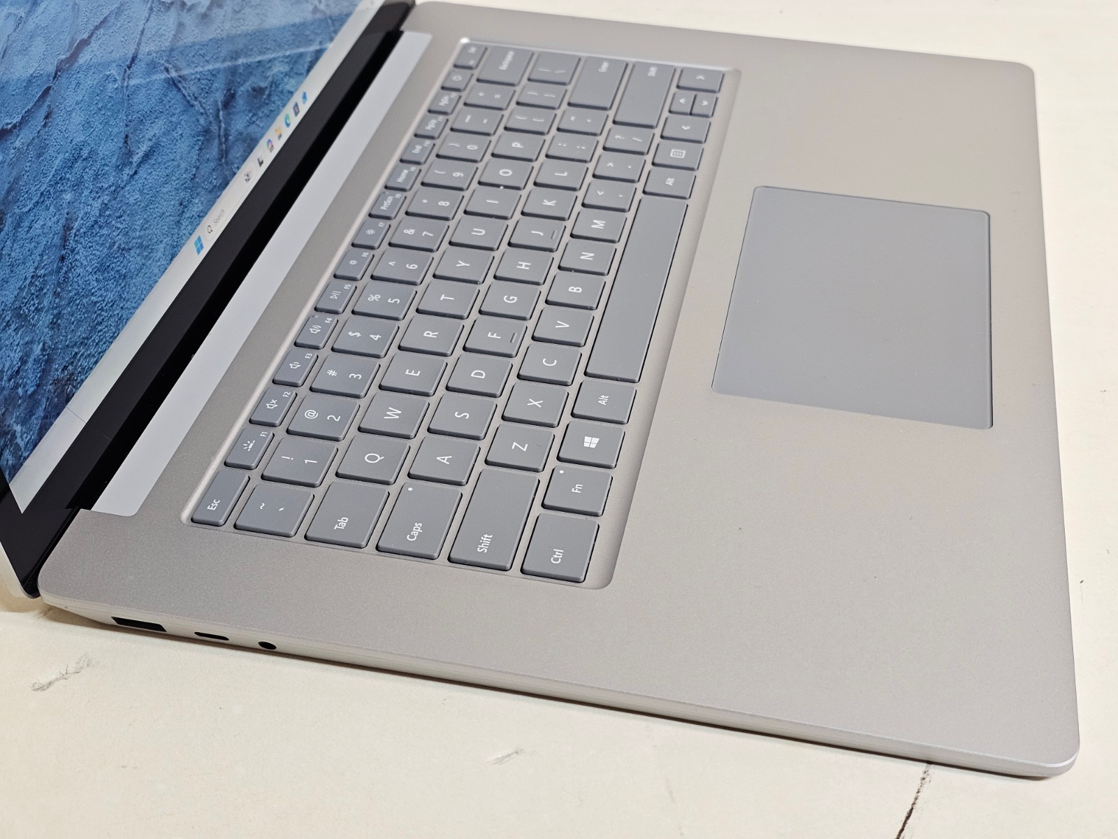 Microsoft Surface Laptop 3 1872 – i5-1035G7 8GB 128GB SSD – 15″ Touchscreen – SP