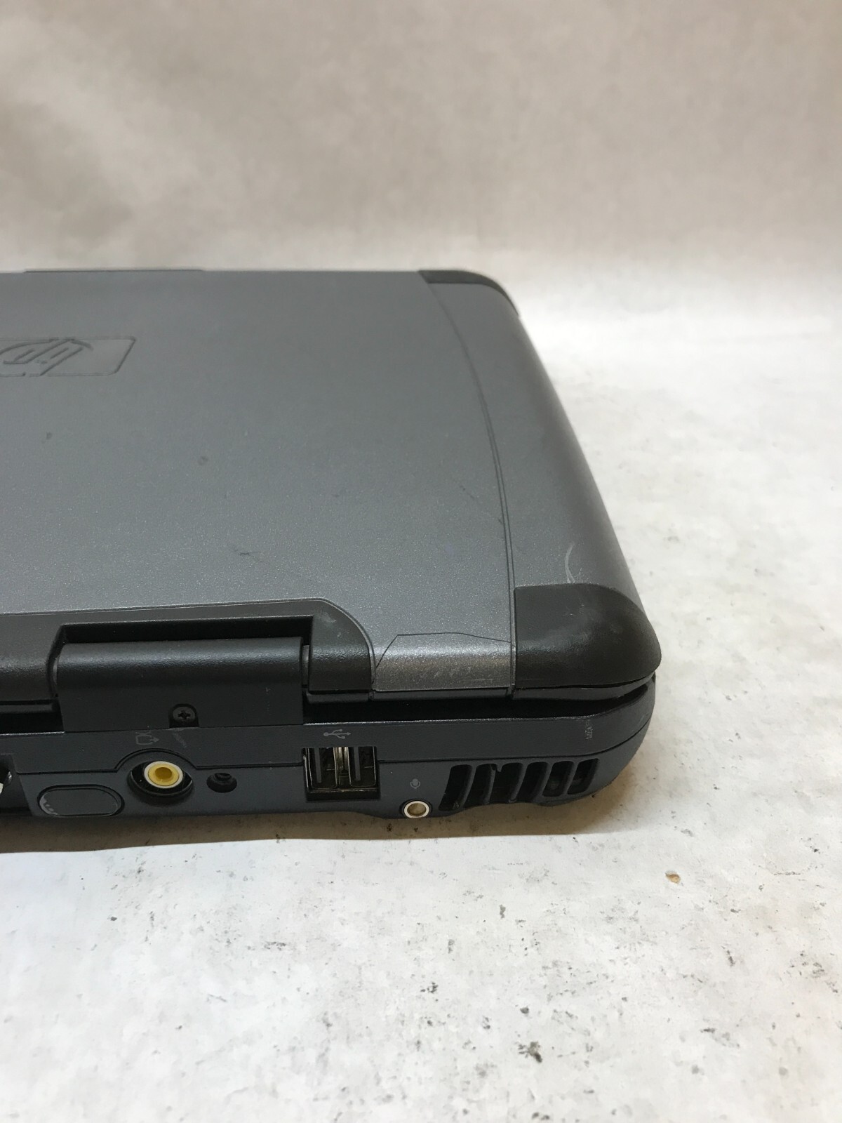 HP OmniBook XE3 F2119WT Intel Celeron 600MHz 640KB RAM NO HDD/OS *READ* AS IS DW