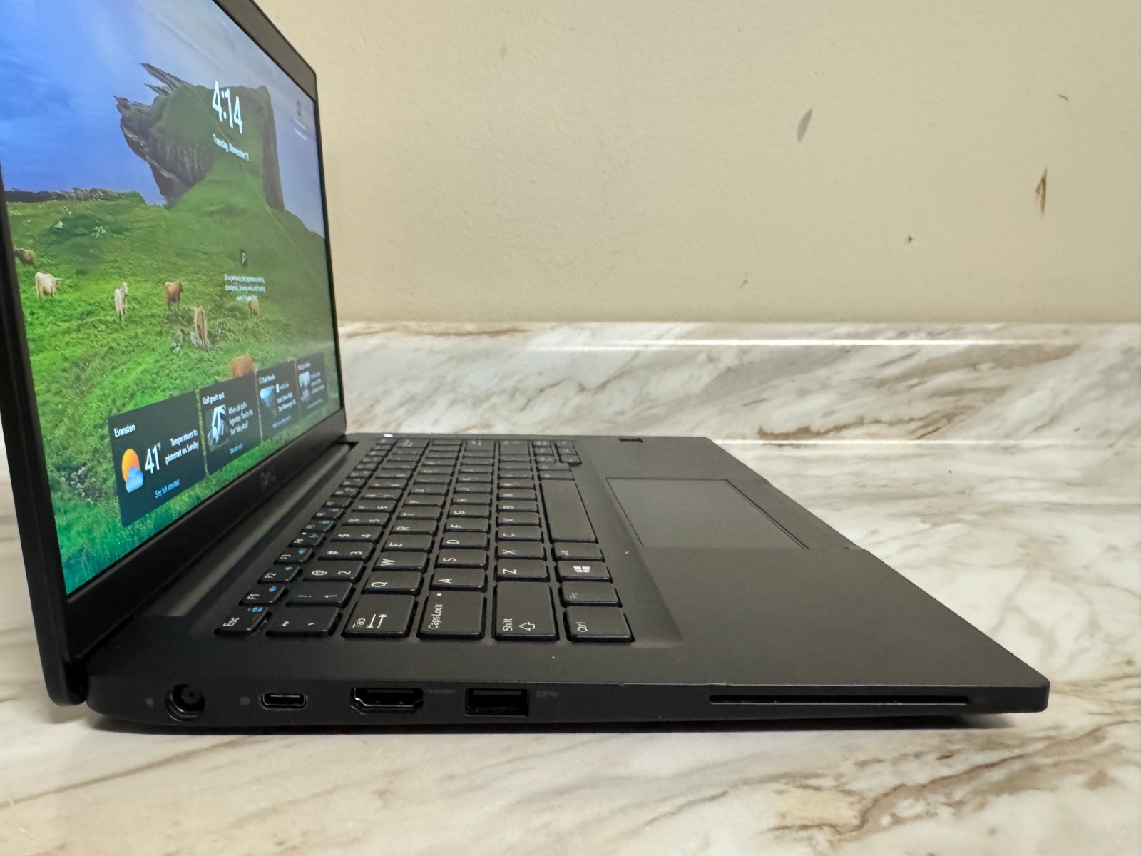 Dell Latitude 7390 14″ Laptop – i7 – 256GB NVME SSD 16GB Ram New Battery W11 Pro