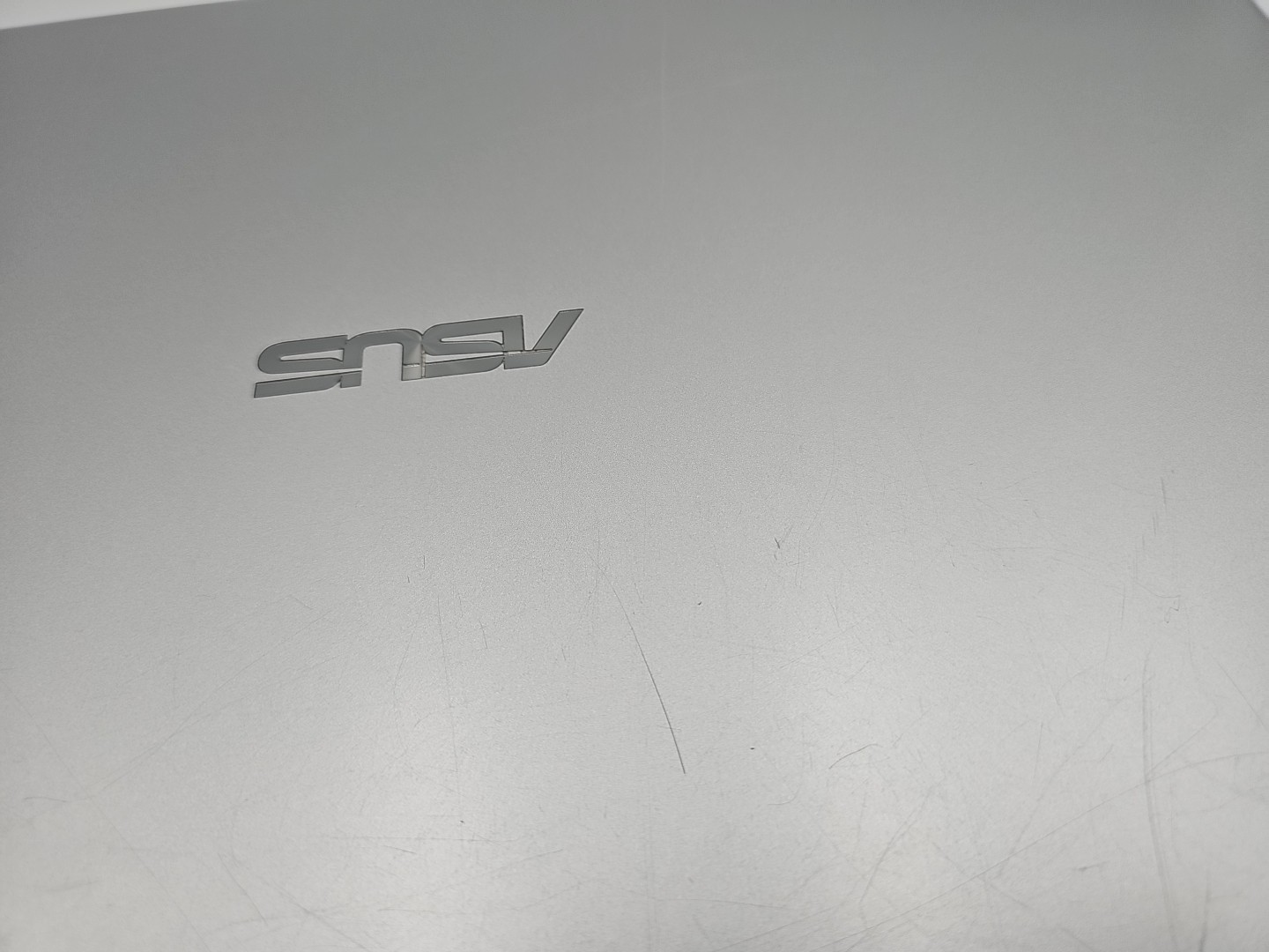 Asus Vivobook X712F i5-8265U 1.60GHz 8GB RAM 1TB HDD Windows 11 Pro