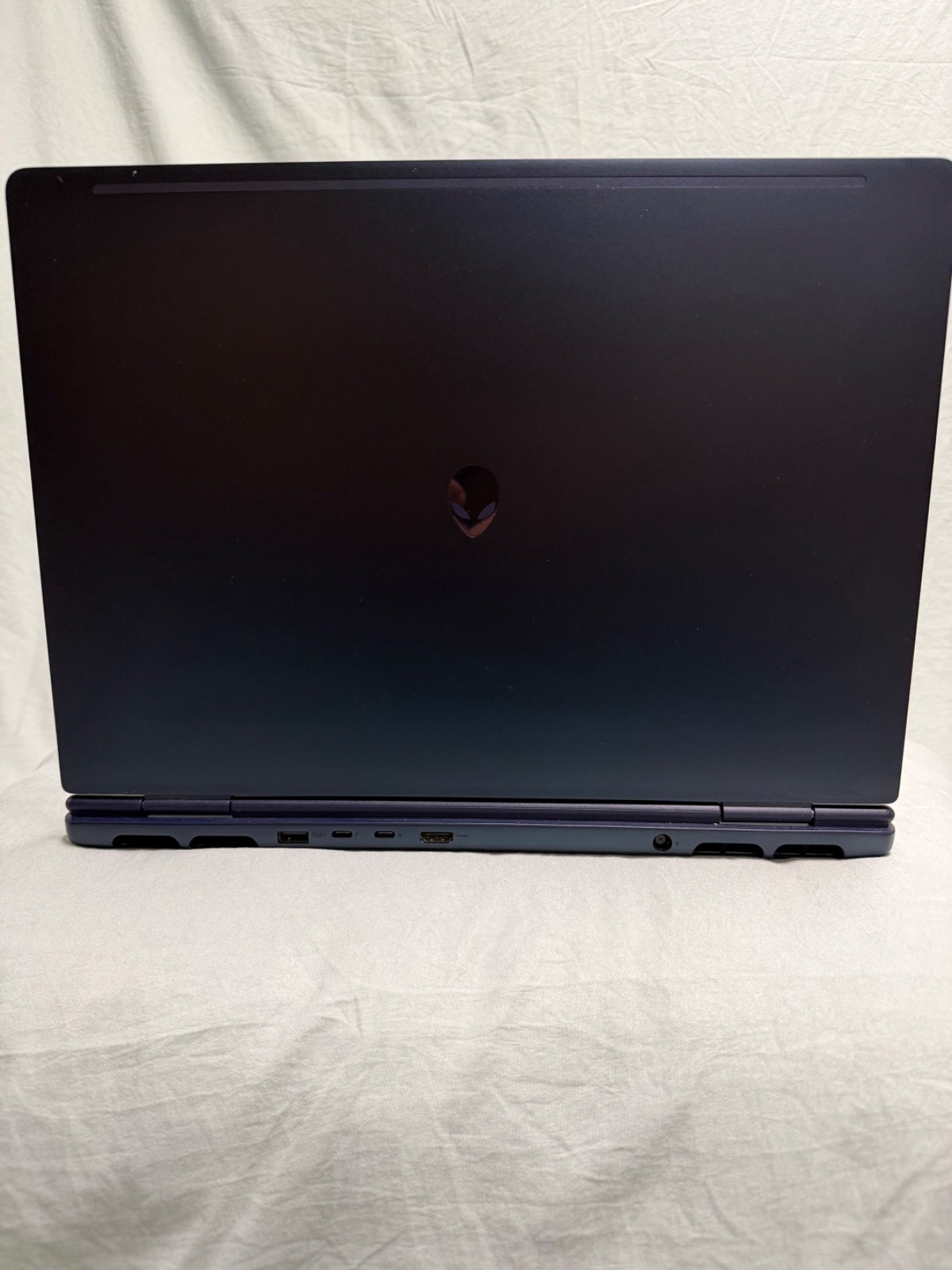Alienware 16X Aurora 16” Gaming Laptop RTX 5070 Core Ultra 9 275HX 32GB 2TB