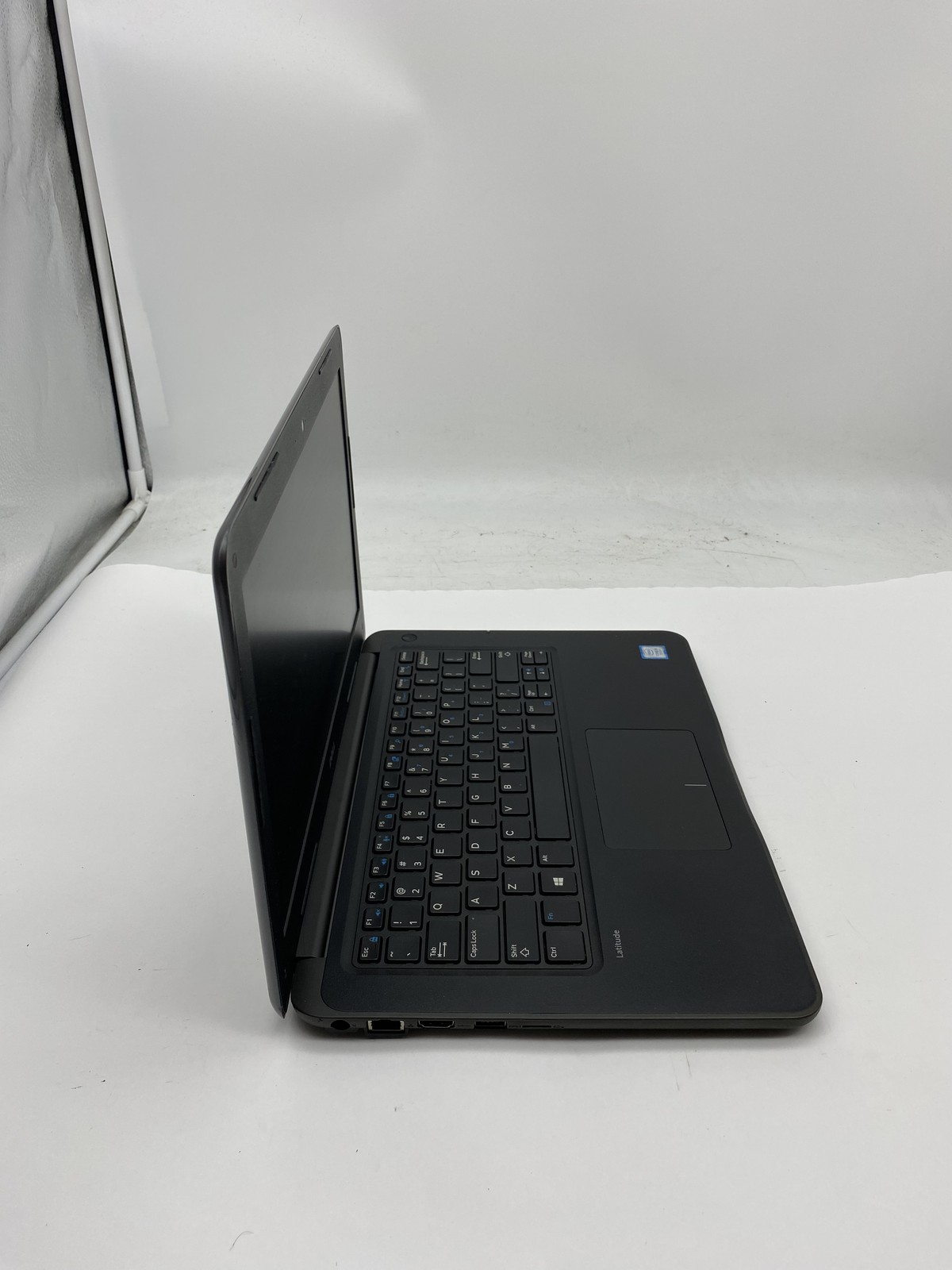 Dell Latitude 3380 Laptop Intel Core i5 7200U 2.5GHz 8GB RAM – No HDD