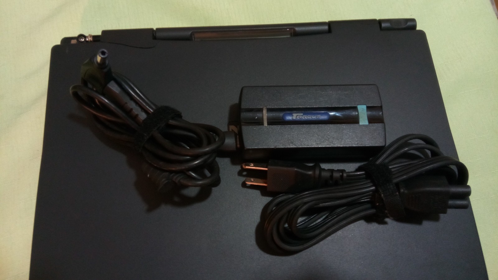 NEC READY 330T LAPTOP WIN98 266MHZ 32MB RAM 3GB HDD AS IS