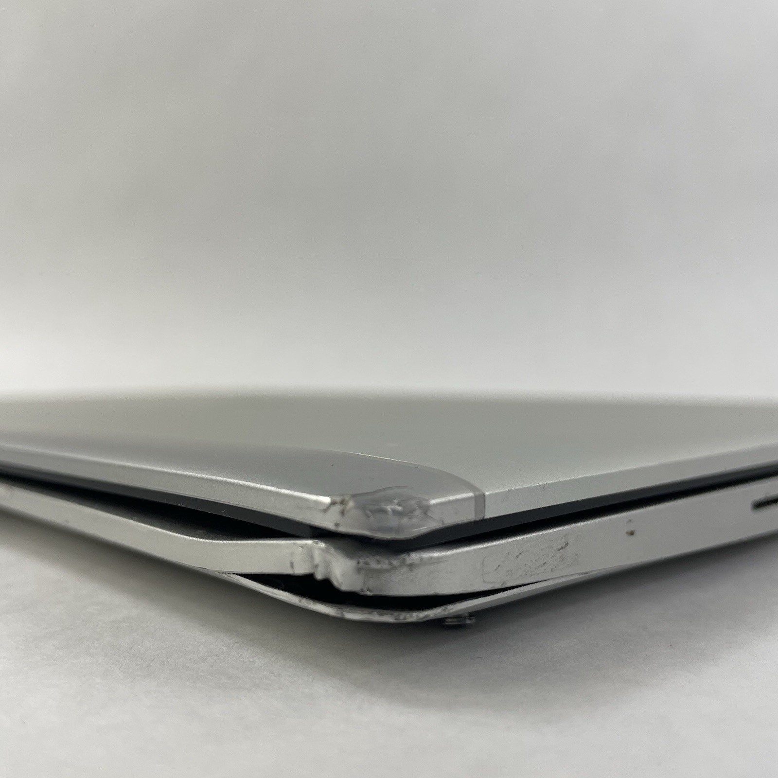 HP EliteBook 850 G6 15.6″ i5-8365U 1.60 GHz 8 GB RAM No SSD/OS/AC – Bad Corner