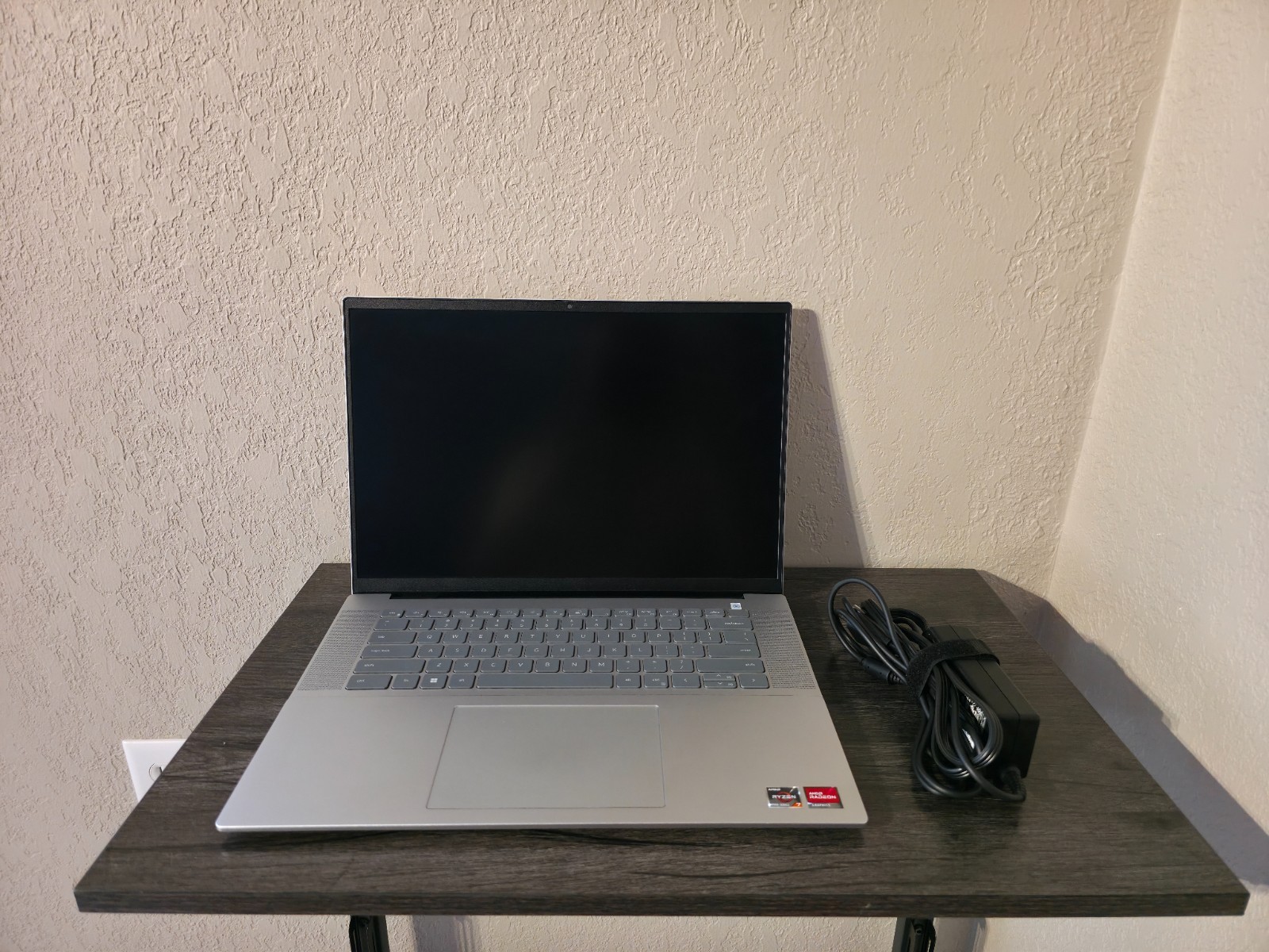 Dell Inspiron 16″ 5635 Laptop Ryzen 7-7730U 16GB 1TB SSD Windows 11 Home