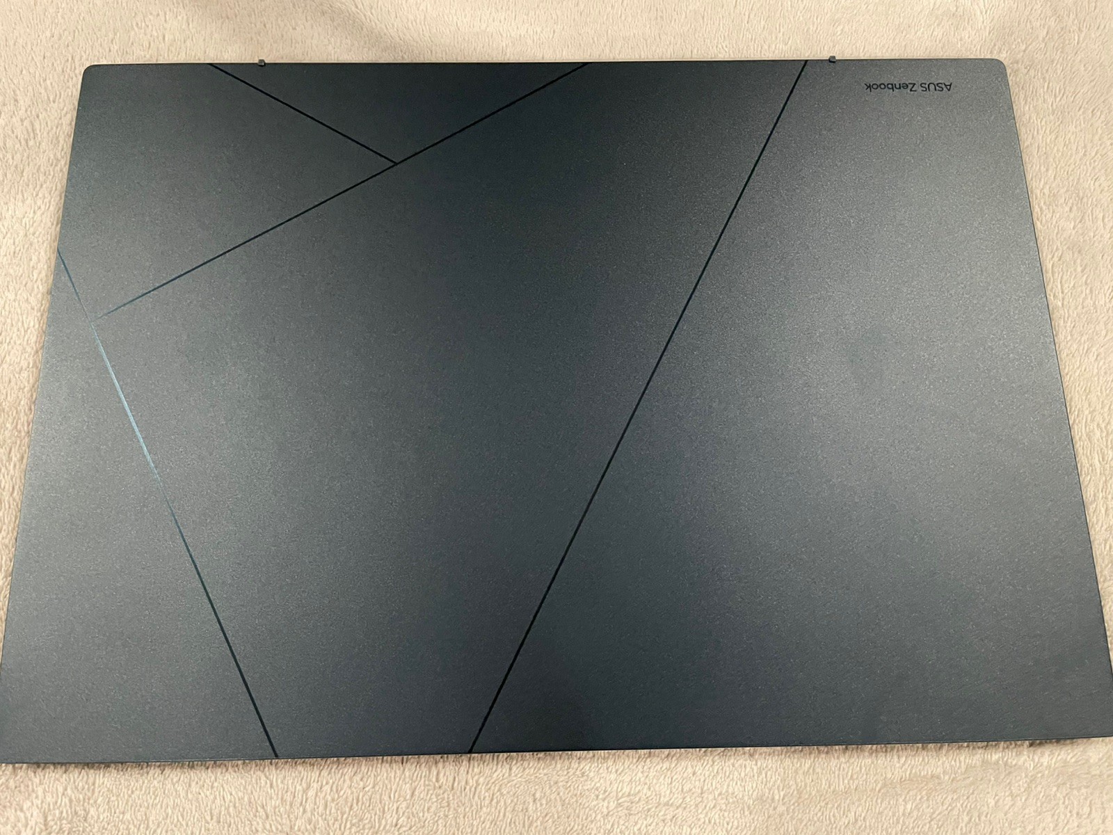 ASUS Zenbook 14″ 2.8K OLED Laptop, Intel EVO 12th Gen Core i5, 8G MEM 256G SSD