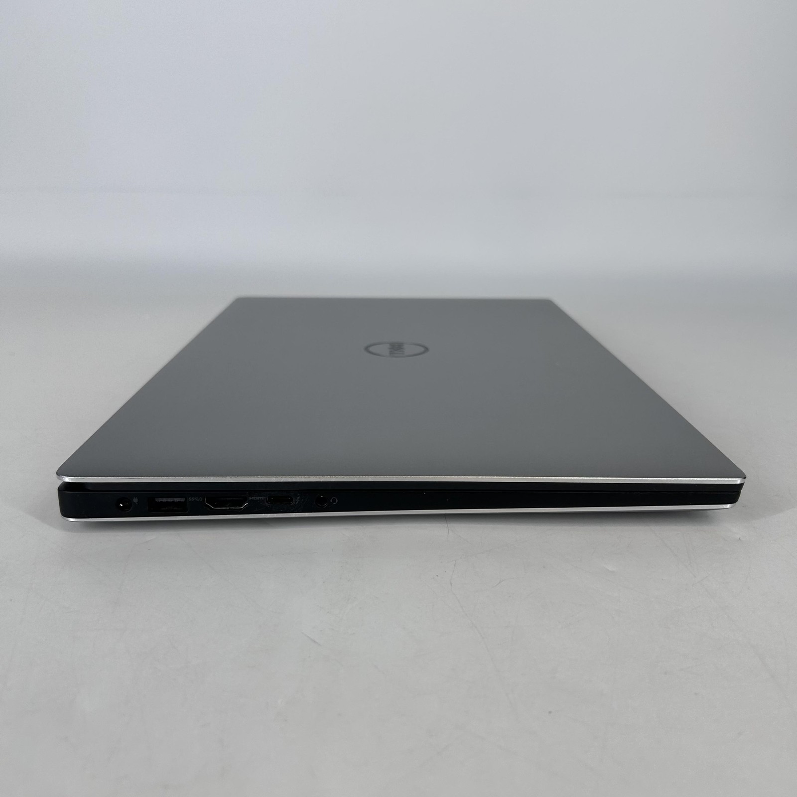Dell XPS 15 9560 Gray FHD i7-7700HQ 2.80GHz 16GB 512GB SSD GTX 1050 Good