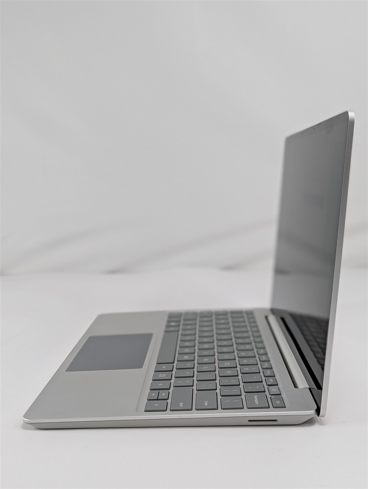 Microsoft Surface Laptop Go 2 2022 12.4″ i5-1135G7 2.4GHz 16GB RAM No Storage