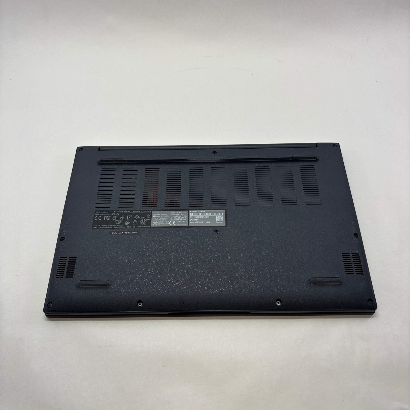 Asus Vivobook 14 X1404V 14″ i3-1315U 1.2GHz 250GB SSD