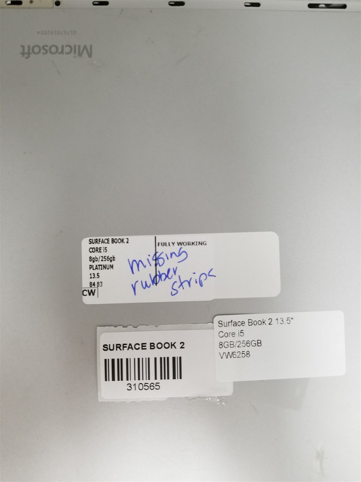 Microsoft Surface Book 2 Core i5 13.5″ 8GB/256GB Silver Reduced Price VW6258
