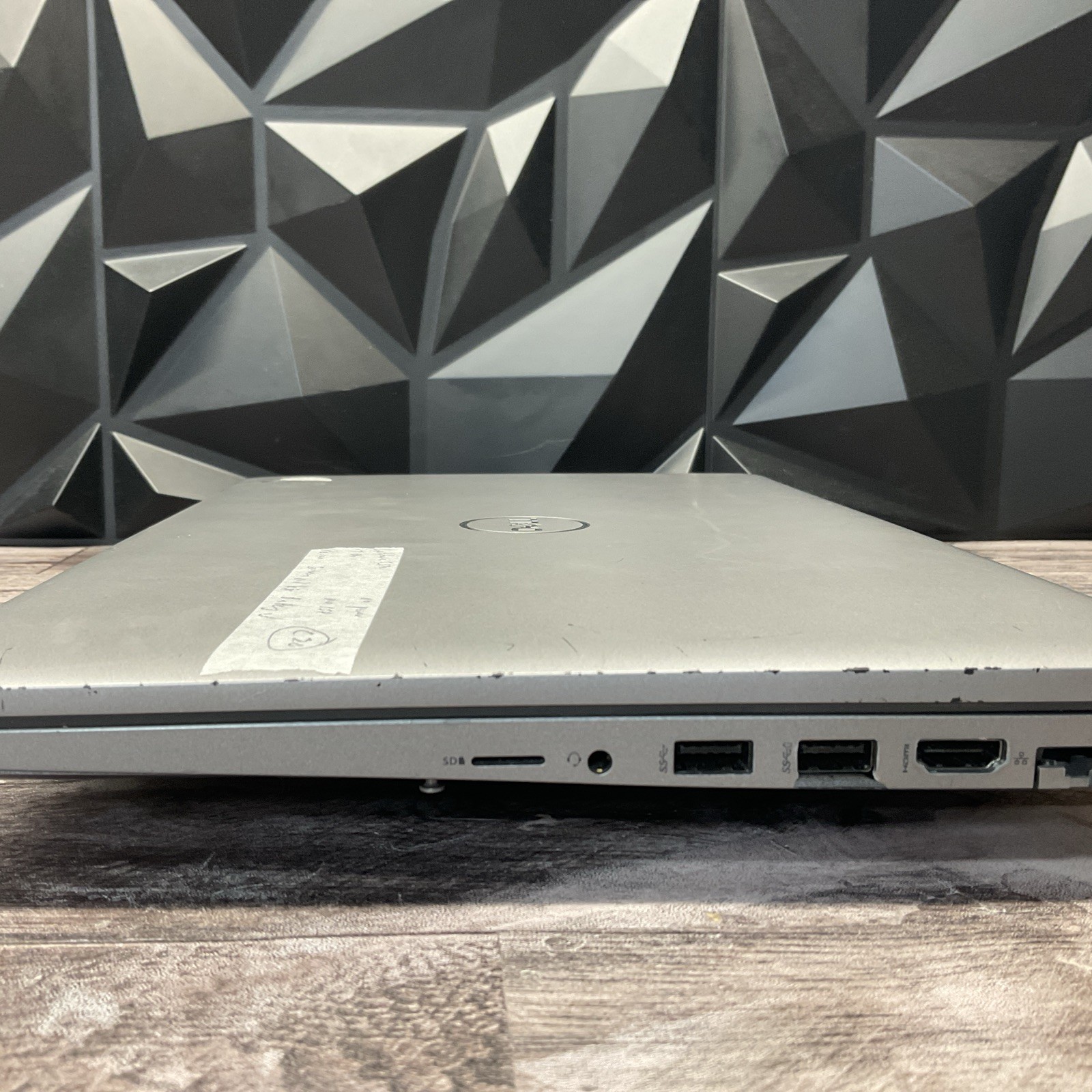 Dell Latitude 5520 / i7 11th Gen / No Power / No RAM / No SSD / C20