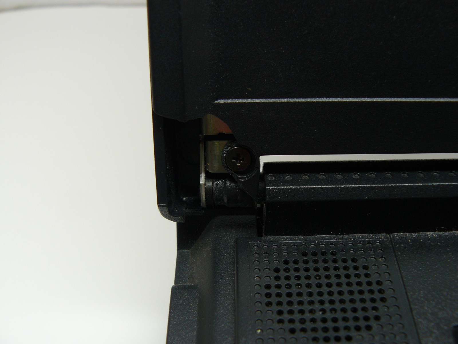 IBM Thinkpad A20m – For Parts/Repair, No Power – Celeron 500MHz, 64MB RAM – 2000