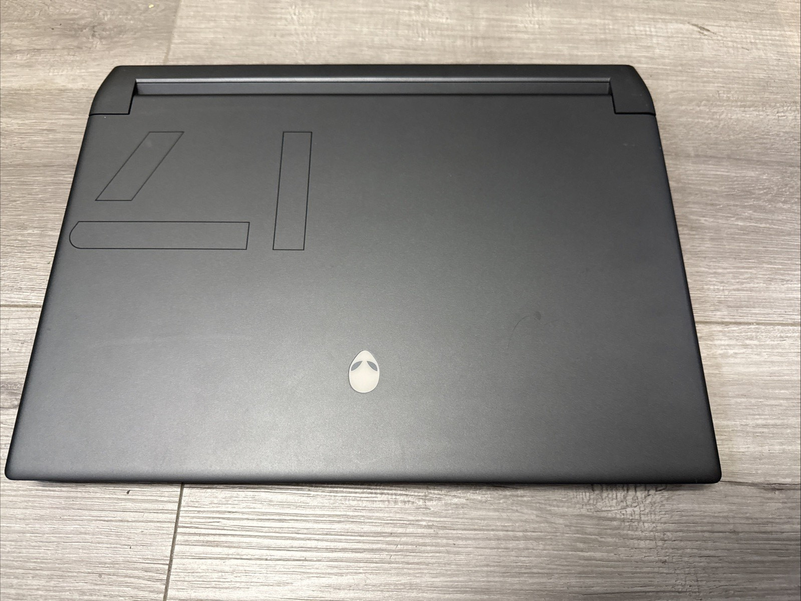 Dell Alienware m17 Ryzen Edition R5 Laptop (2022), 17.3″ 1920×1080 FHD, Ryzen
