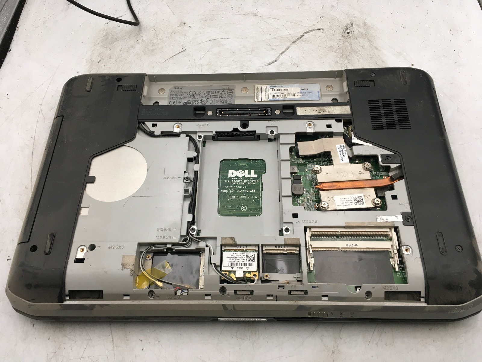 DELL LATITUDE E5520 – FOR PARTS – NO CPU – NO RAM – READ DESCRIPTION – BB