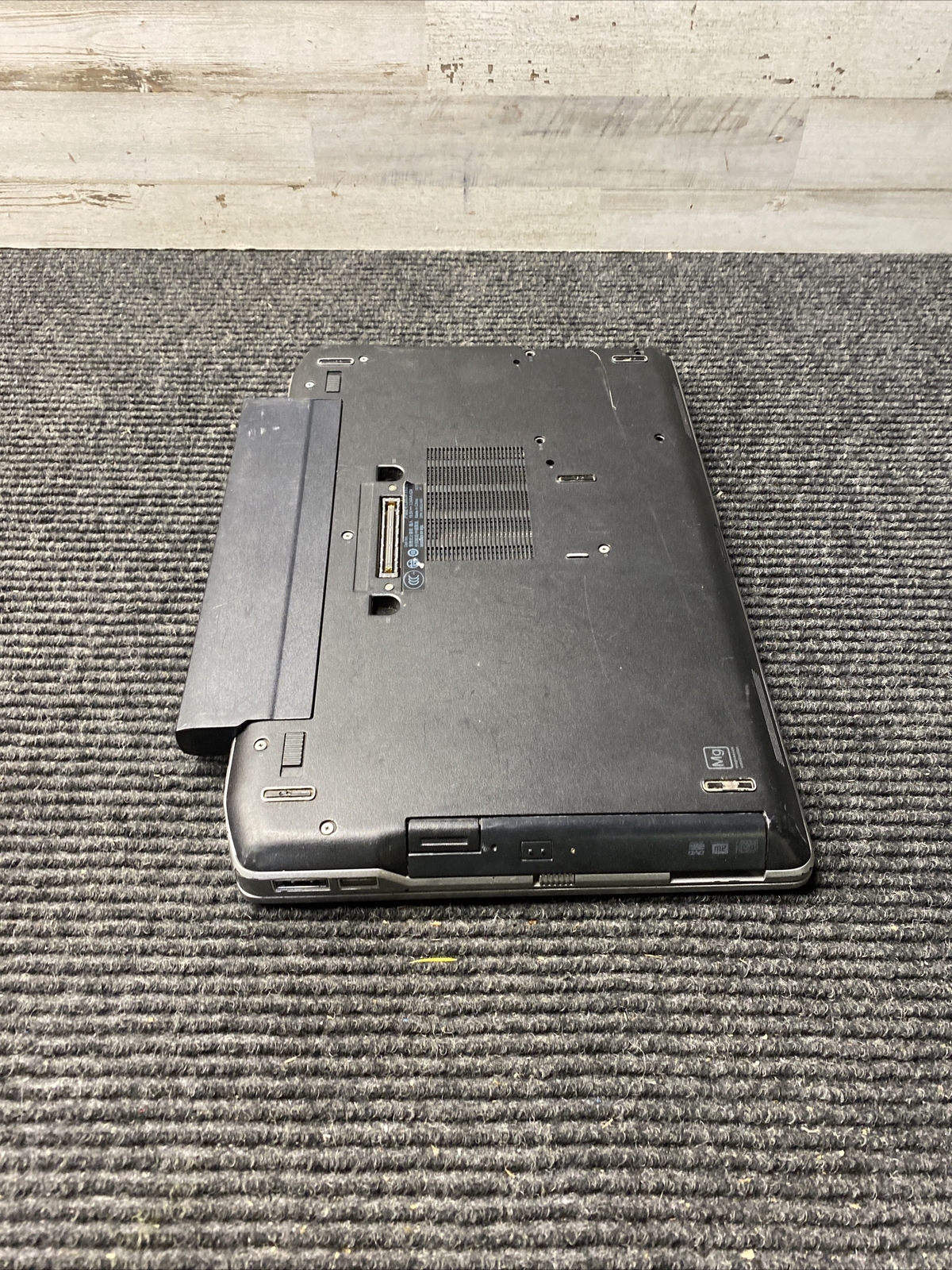 *FOR PARTS* Dell Latitude E6320 Core i5-2520M@2.50GHz,4GB RAM, NO HDD