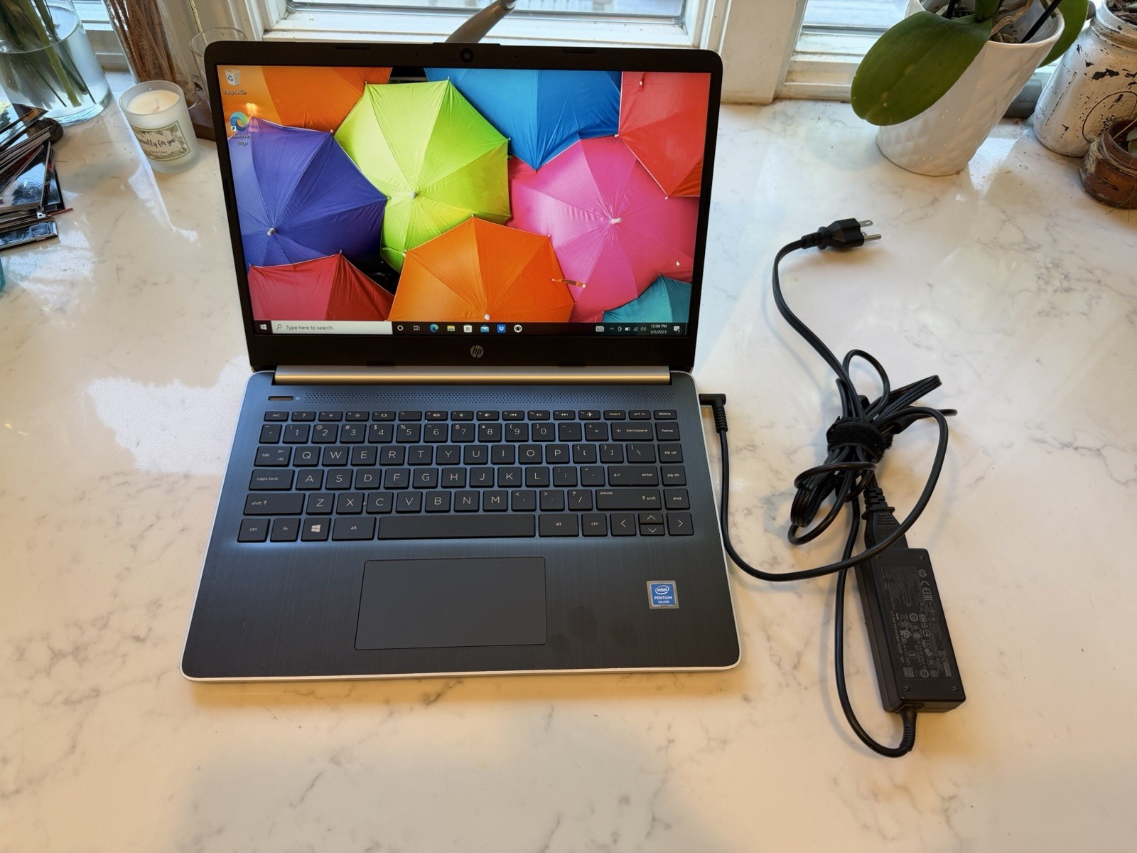 HP 14-dq0005cl 14″ FHD IPS Laptop Intel Pentium Silver N5000 4GB 64GB eMMC Win10