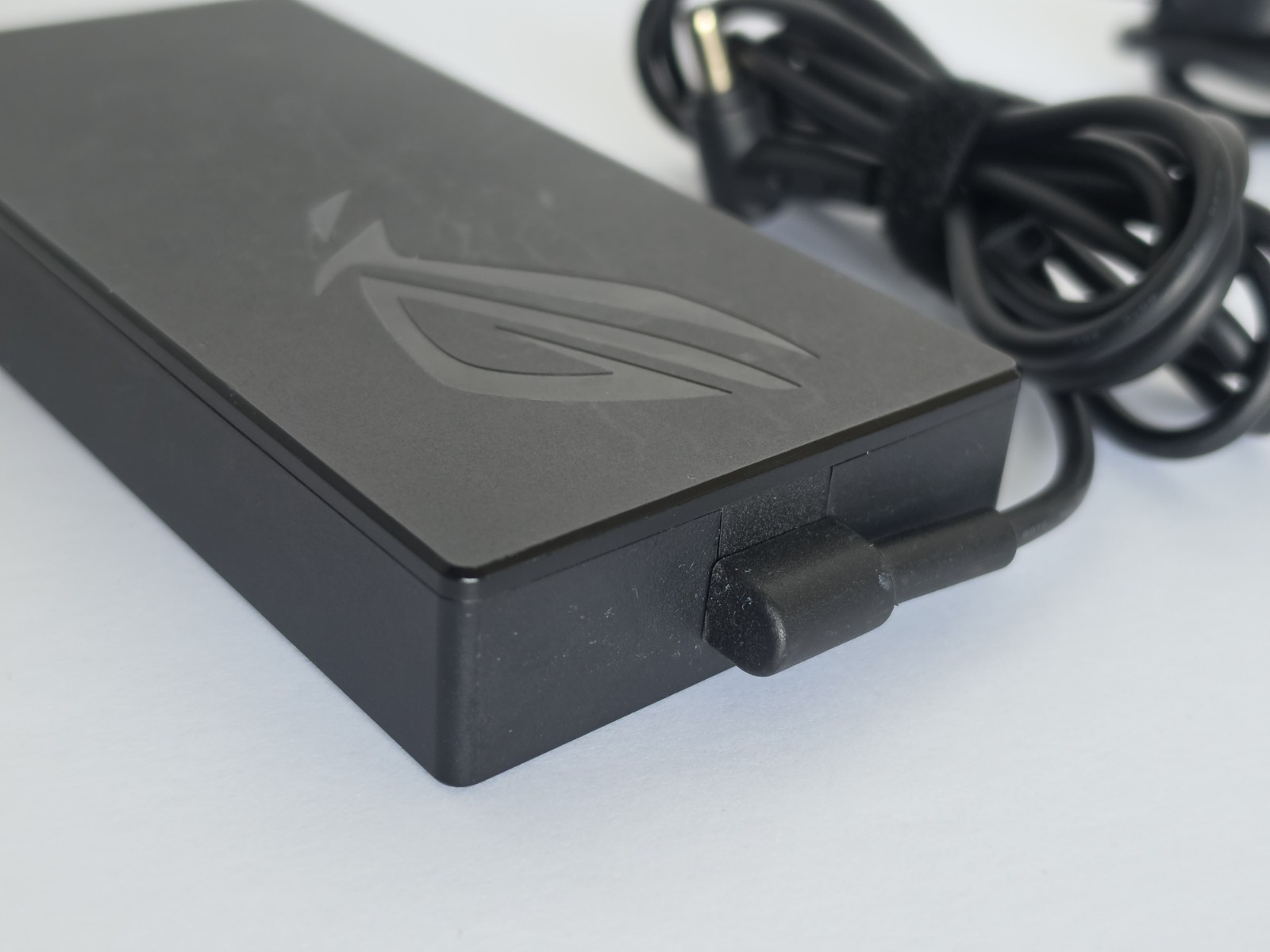 Asus ROG Zephyrus G14 14″ Ryzen 9 4900HS 16GB 1TB SSD GeForce RTX 2060 Max-Q 144