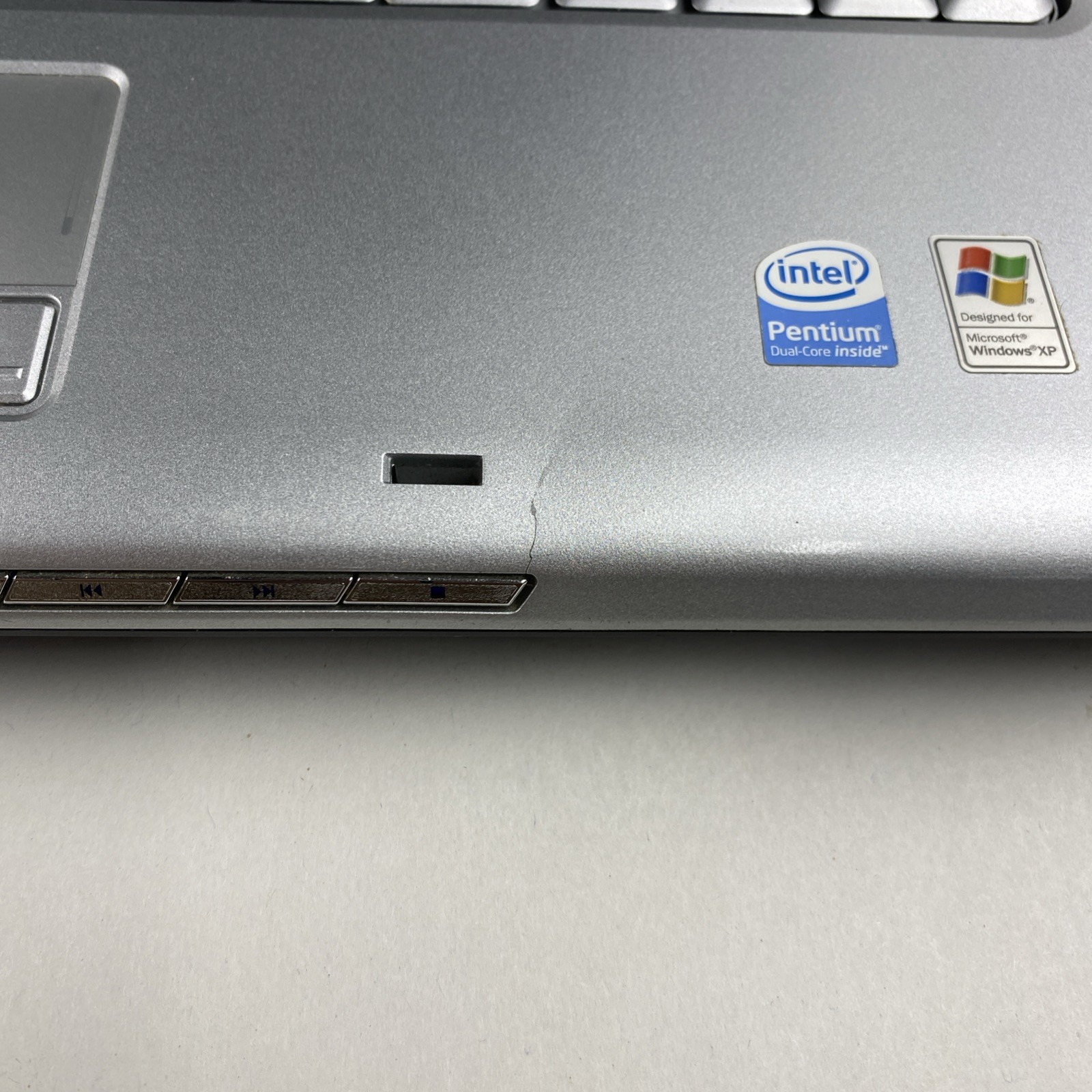 Dell Inspiron 1520 Intel Core 2 Duo 1.73GHz 2GB RAM 15.4″ No Battery No HDD/OS