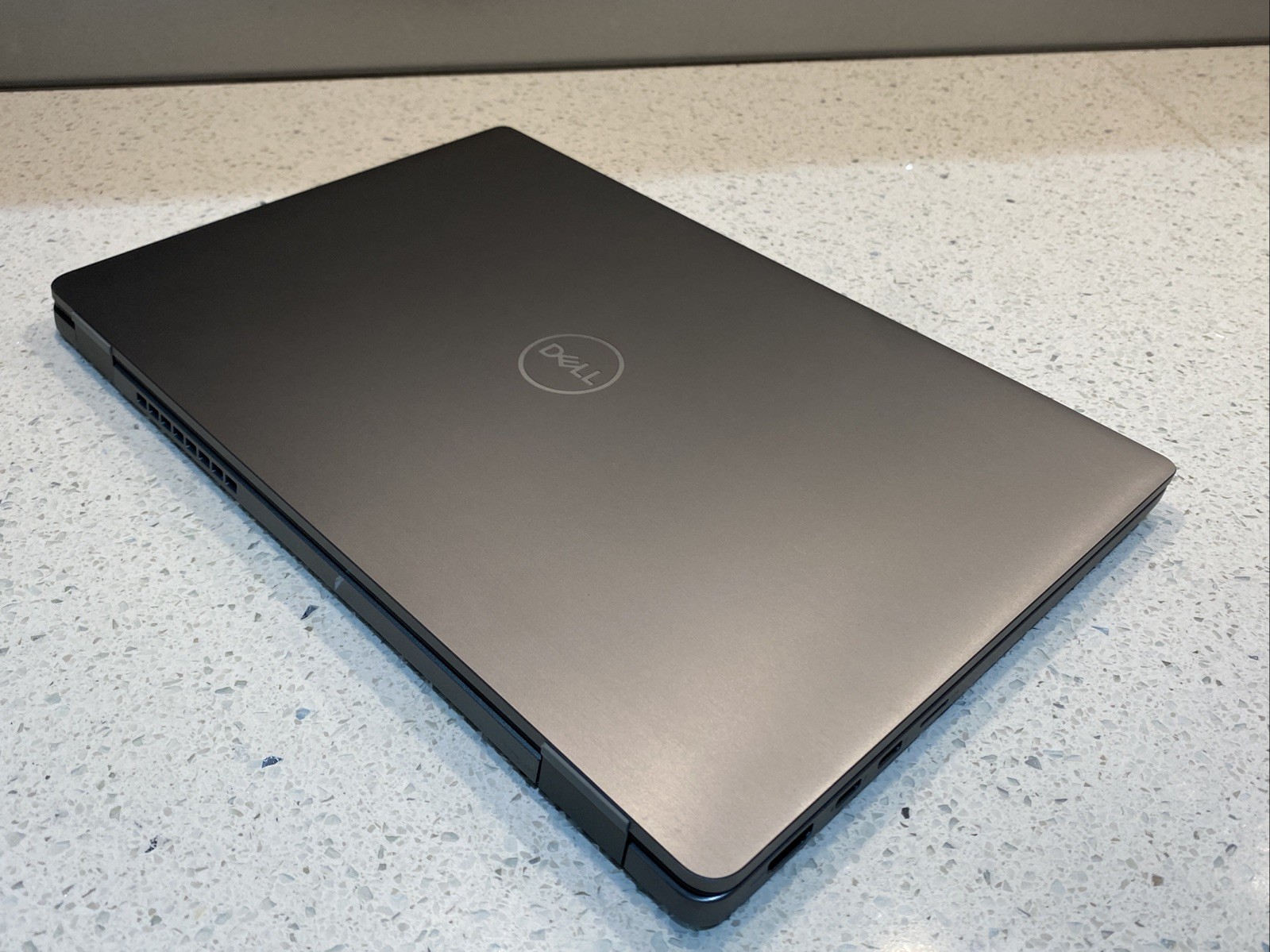 Dell Latitude 7410 Intel i7 10610U 1.80GHz 8GB RAM 256GB SSD 14″ Inch Like NEW