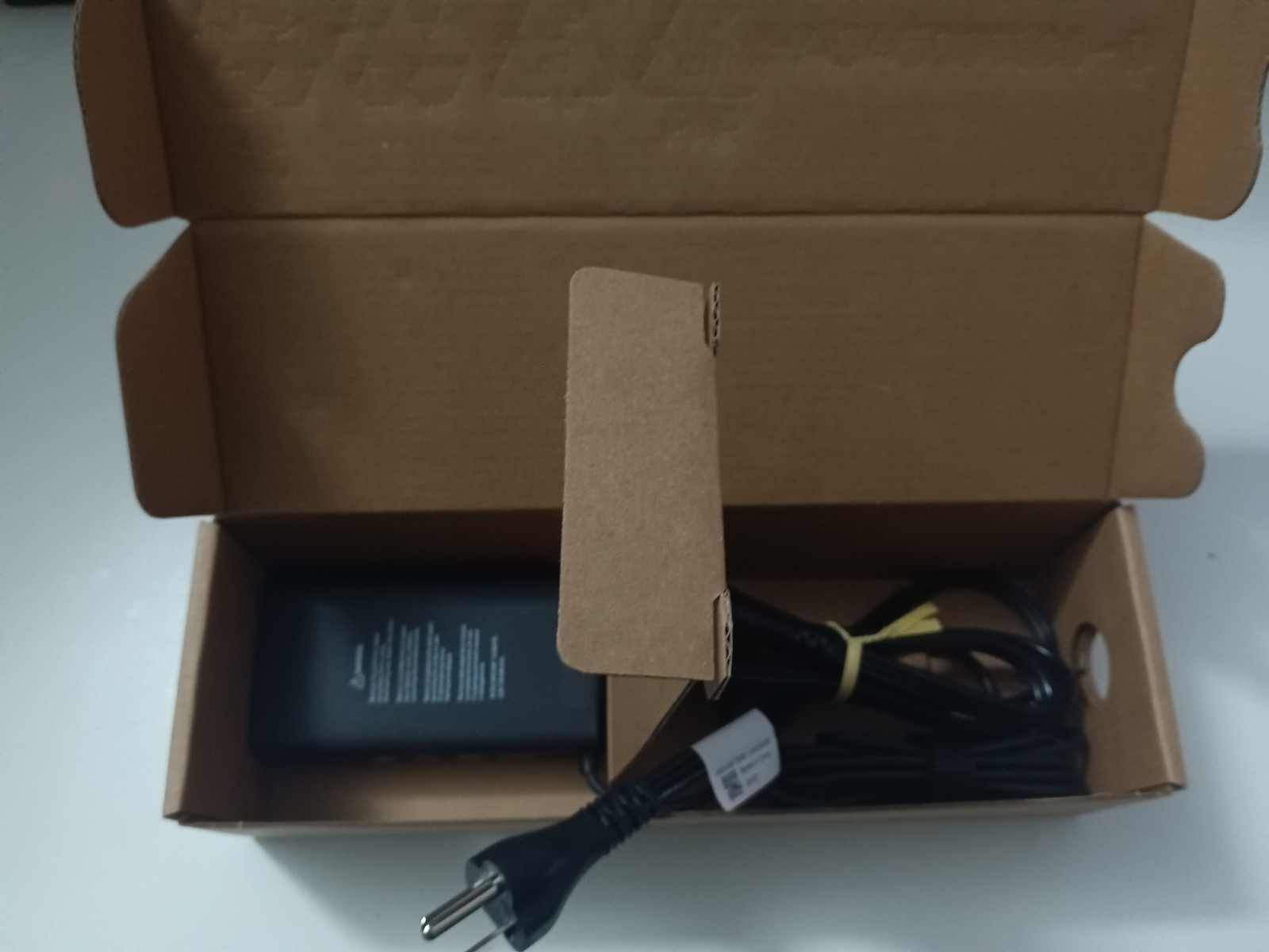 Lenovo ThinkPad P14s Gen 5 14.5″ Intel Core Ultra 9 vPro 1TB 32GB Arc 140T 16gb