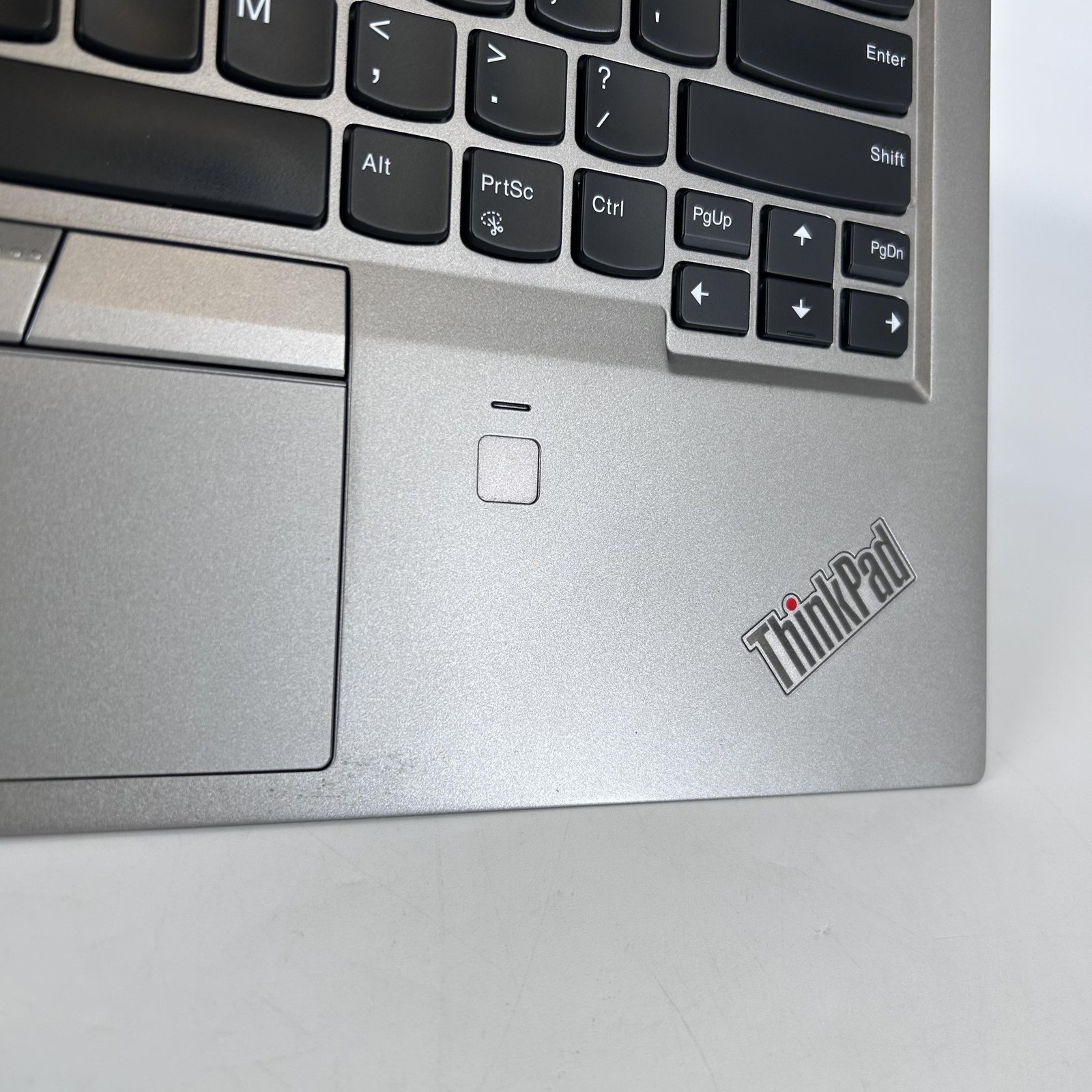 Lenovo ThinkPad X1 Carbon Gen 6 14 FHD i7-8650U 1.90GHz 16GB 512GB SSD Good