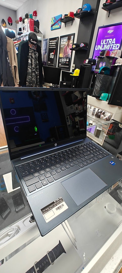 HP Pavilion Intel i7-1355u 32GB GeForce MX550 1TB SSD Touchscreen