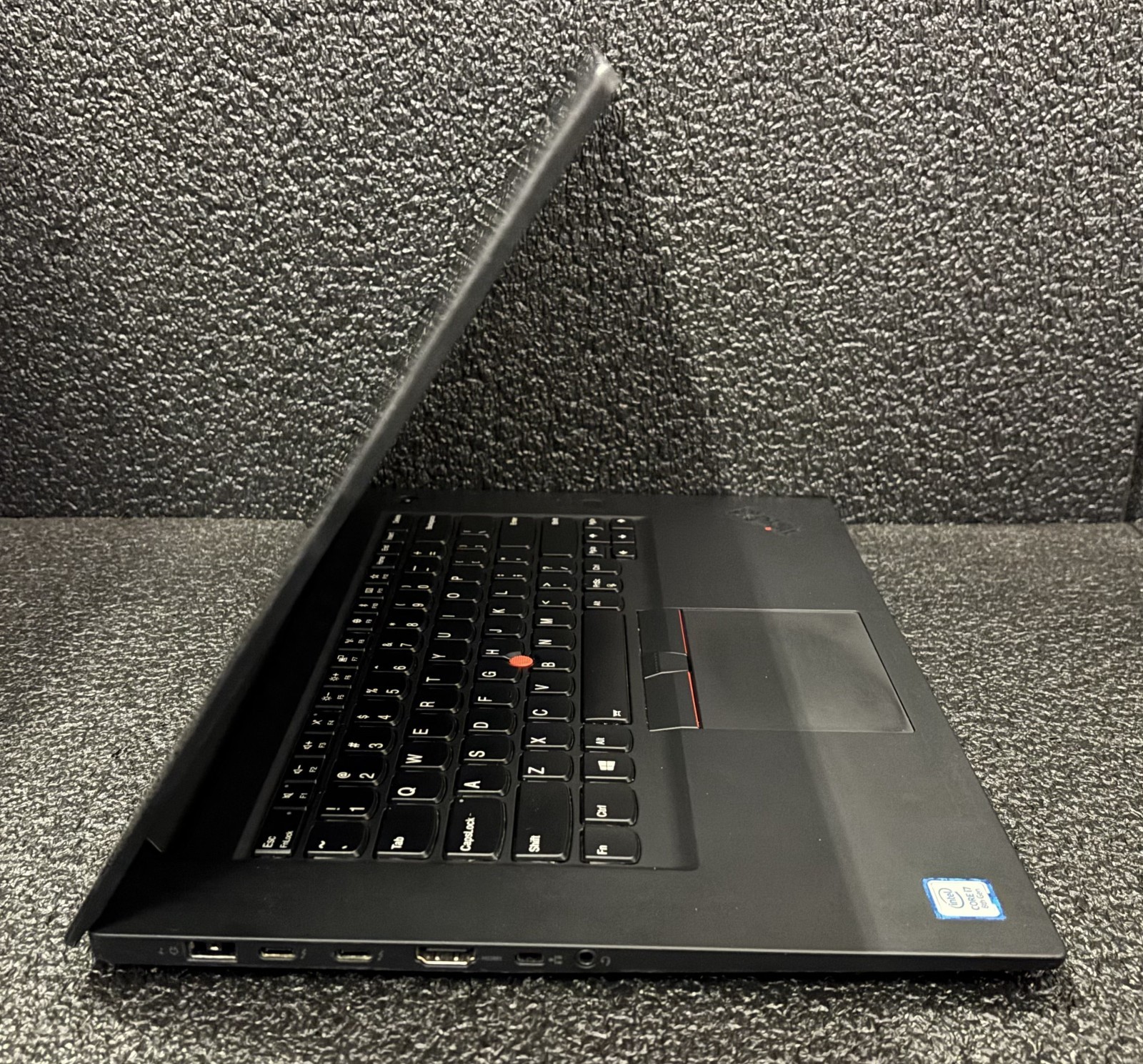 Lenovo ThinkPad X1 Extreme G1 15.6″ FHD i7-8750H | 2.20GHz | 16GB | 512GB | W11H