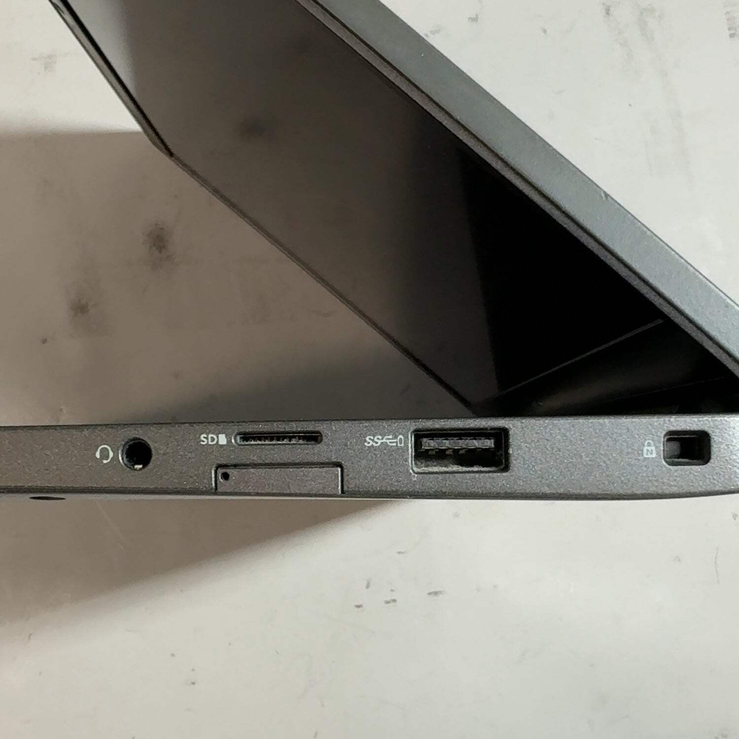 Dell Latitude 7400 13.3″ i5-8365U 2.0GHz 8GB RAM 256GB SSD