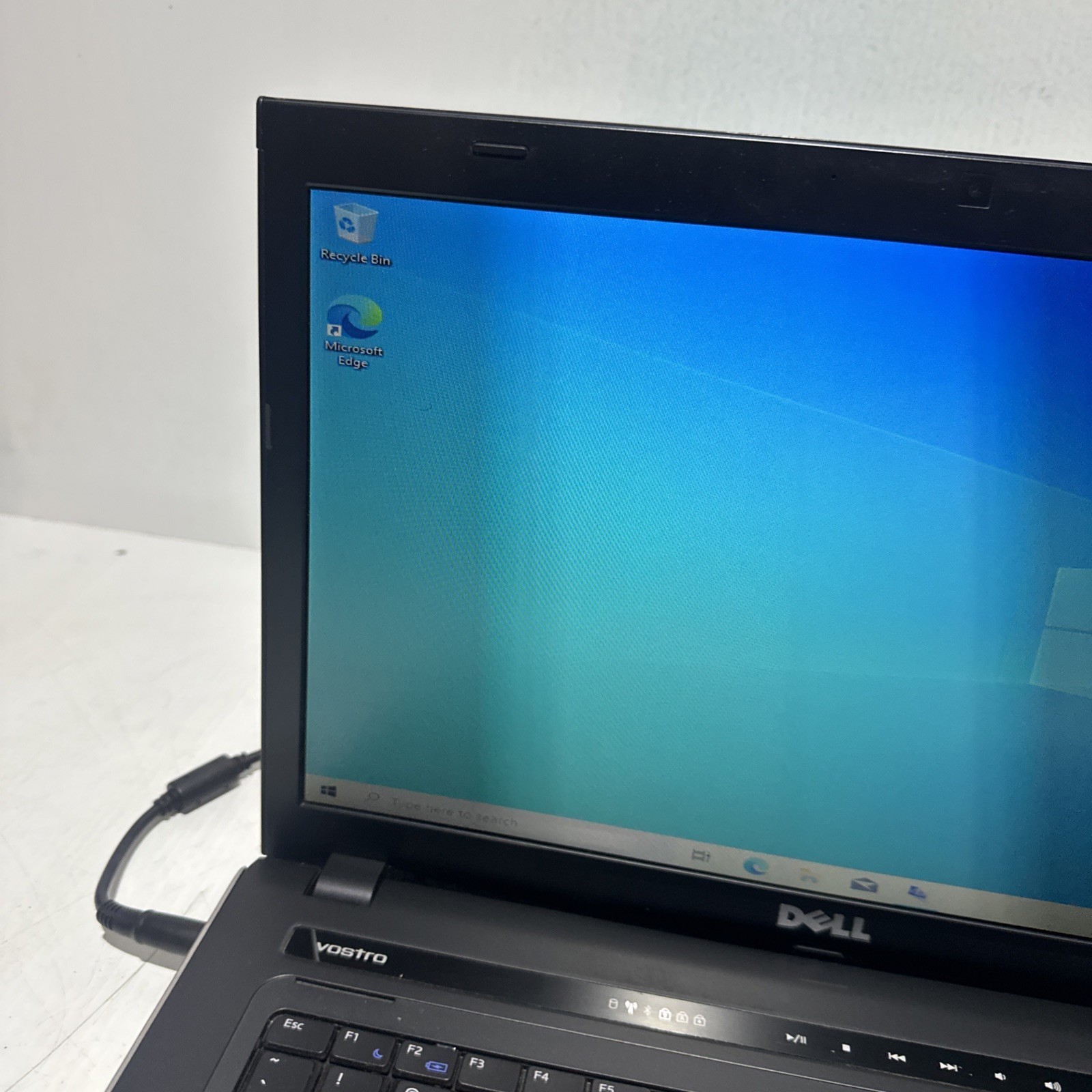Dell Vostro 3500 15″ Laptop i3 M350 3gb Ram 320gb HDD Windows 10 Home No P/S