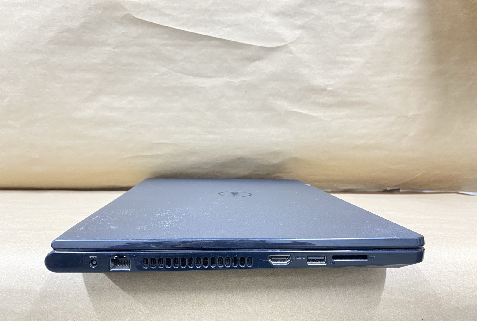 Dell Inspiron 5566 – 16″ 1366×768 – i3-7100U – 4GB – 128GB SSD – Win 10 Pro