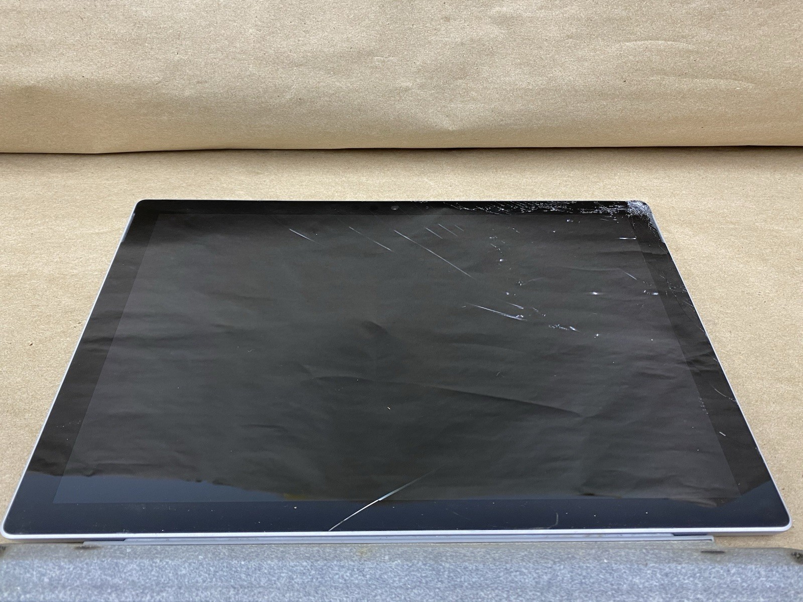 Microsoft Surface Pro 12″ 2736*1824 i5-7300U 8GB 256GB SSD Win 10 Pro READ
