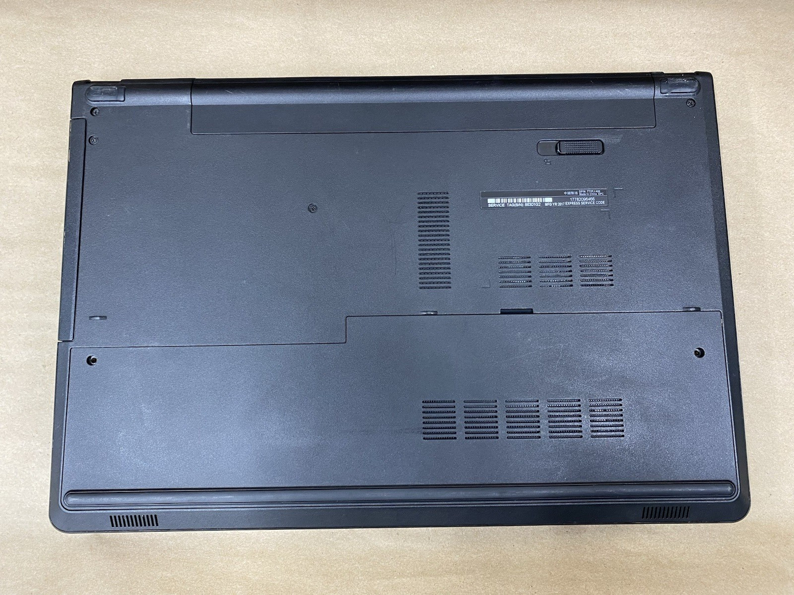 Dell Inspiron 5566 – 16″ 1366×768 – i3-7100U – 4GB – 128GB SSD – Win 10 Pro
