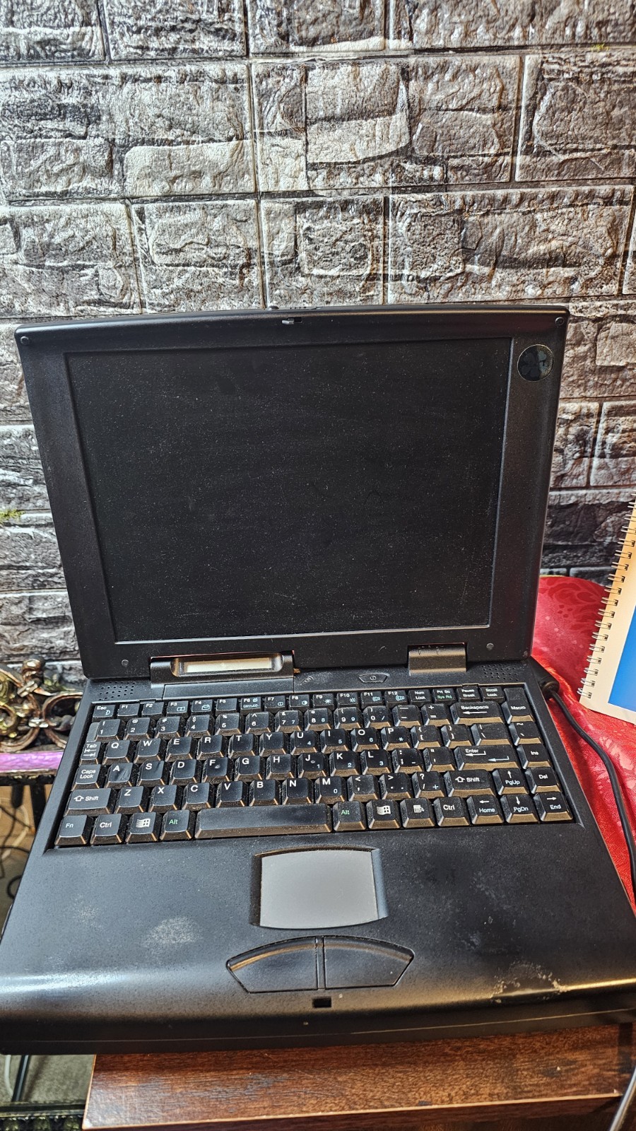 Sager Notebook Computer Model 6200AT W/ CASE & Charger Works