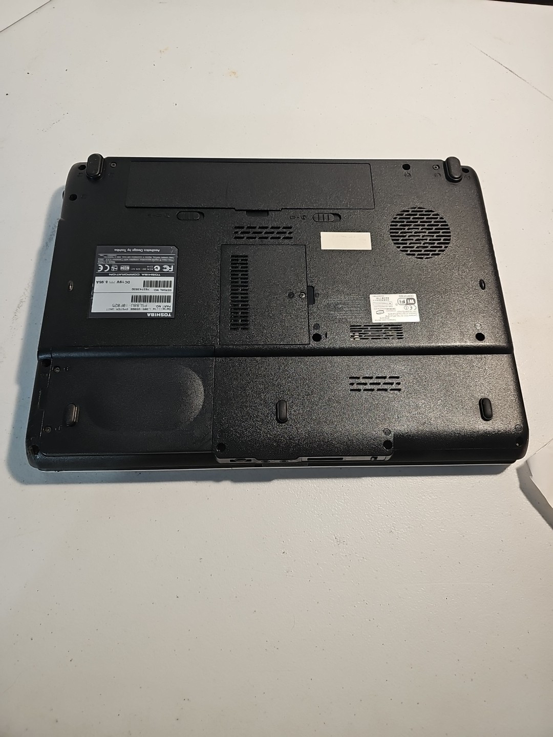 Toshiba Satellite L305-S5968 Laptop Computer No Charger Read Description