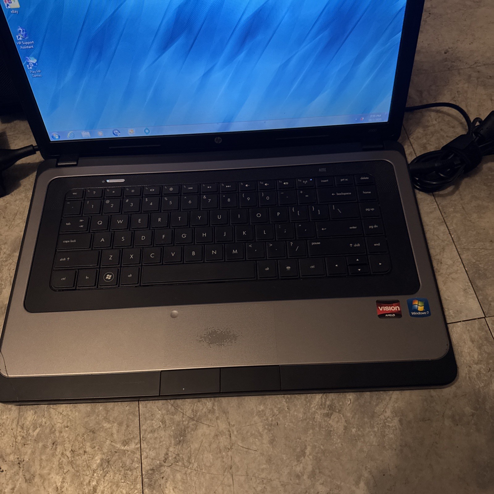 HP 2000-216NR AMD E-350 1600MHz 4gB Ram OEM Windows 7 No Battery 500 GB HDD