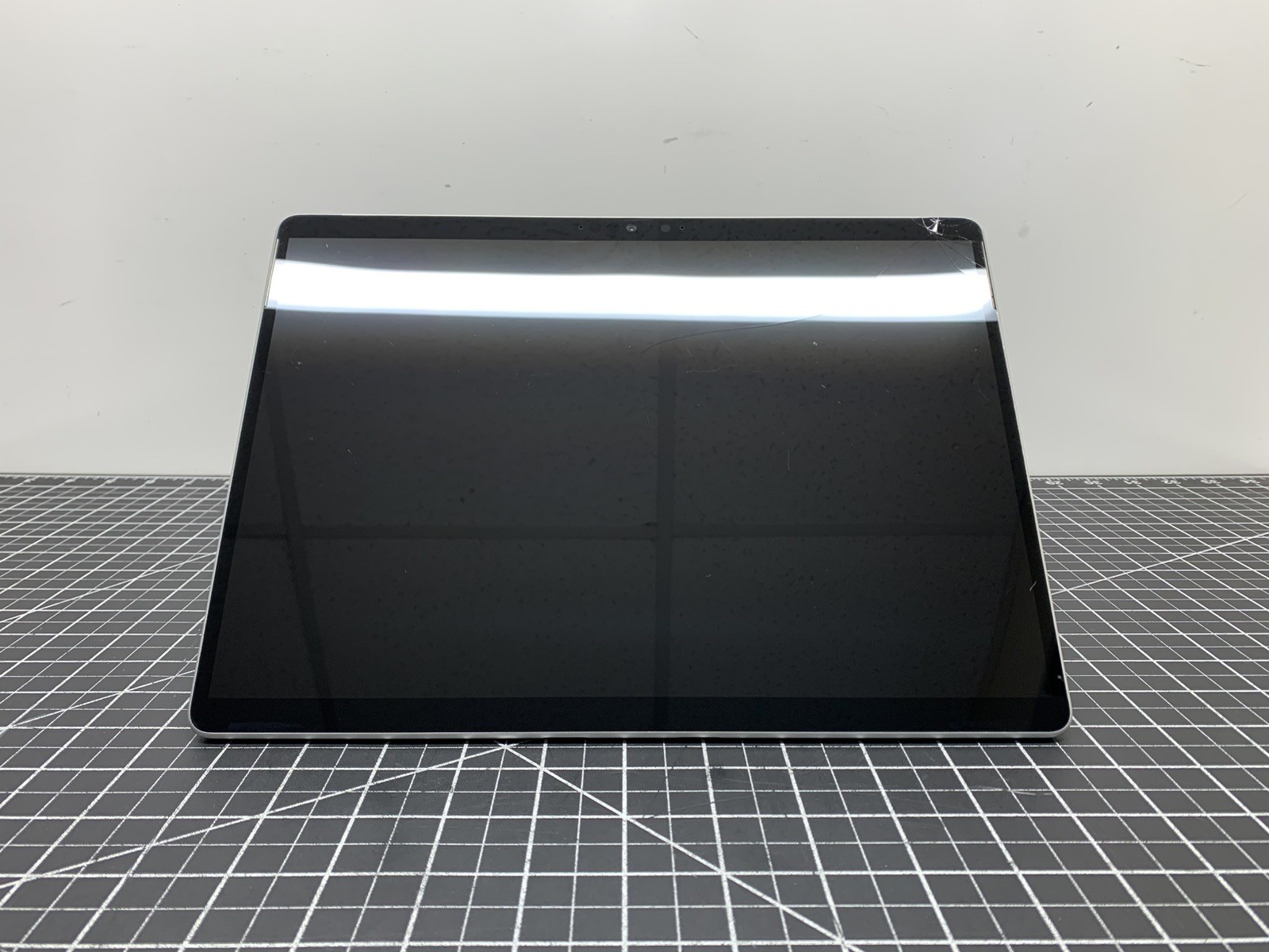 Microsoft SURFACE PRO 8 1983 | 8GB RAM, 128GB SSD | Unknown Specs | #P151