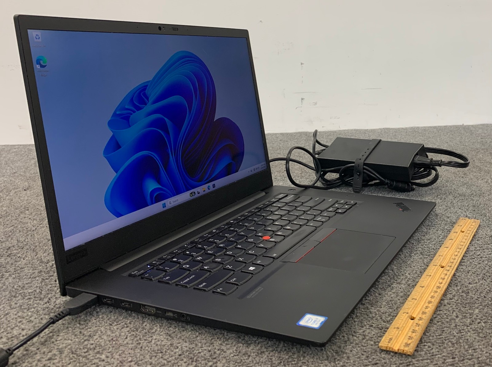 Lenovo ThinkPad P1 Gen 2 4K 15.6″ Laptop i7-9750H 16GB RAM 512GB NVMe w/Adapter