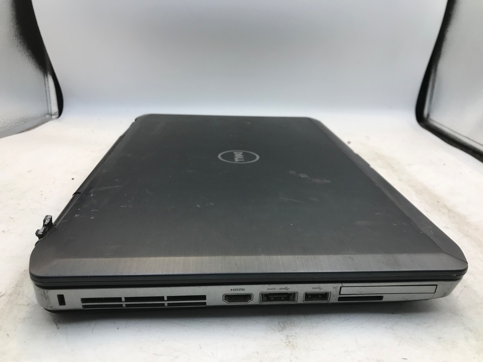 Dell latitude E5530 Intel i3-3120M 2.5GHz 4GB RAM 15″ Laptop-BOOTS/BAD HINGE-MZ