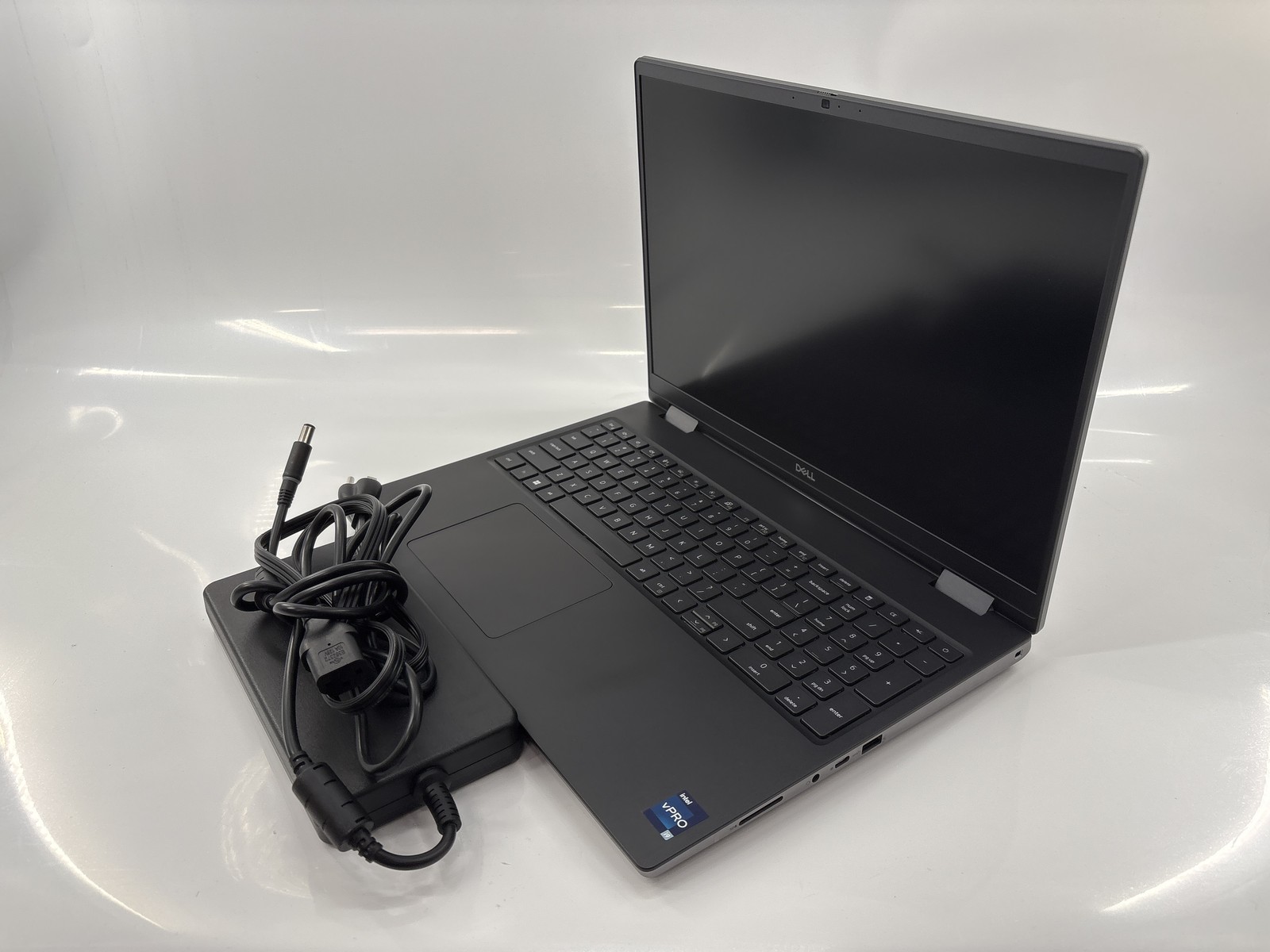 Dell Precision 7670 16″ Core i9 | NVIDIA RTX A2000 | 32GB 1TB-SSD | Mint*
