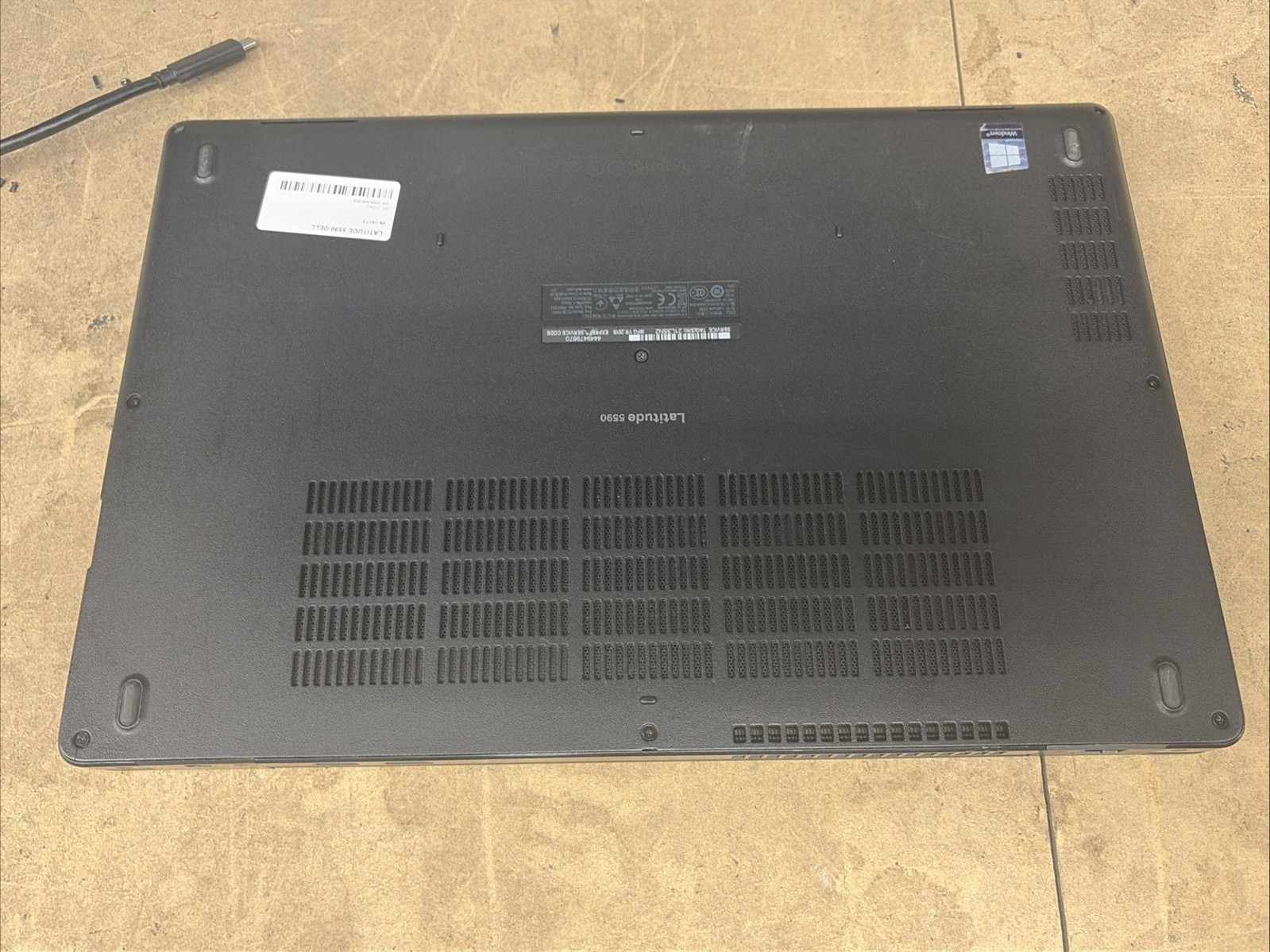 Dell Latitude 5590 15.6″ HD i5-8250u 8GB RAM No OS/SSD