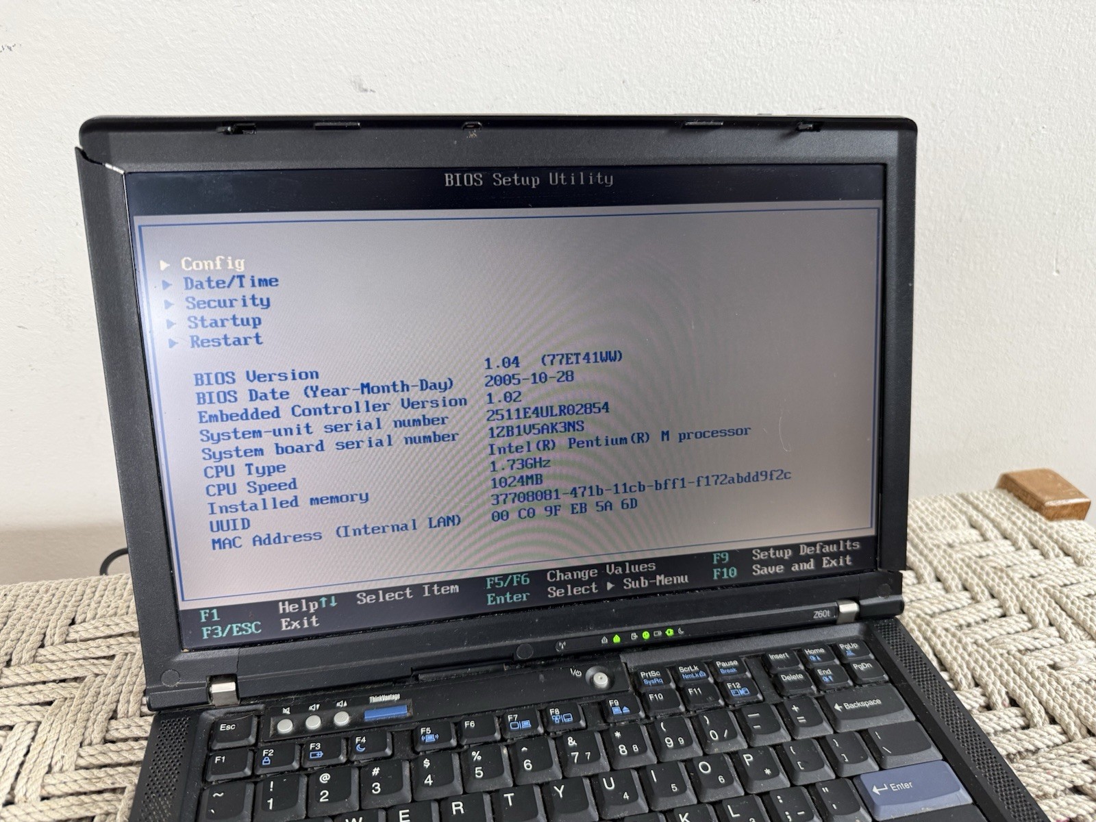 🍊 Vintage IBM Lenovo 14.1″ T60 Thinkpad T2400@1.83GHz 2GB RAM 60GB Windows XP