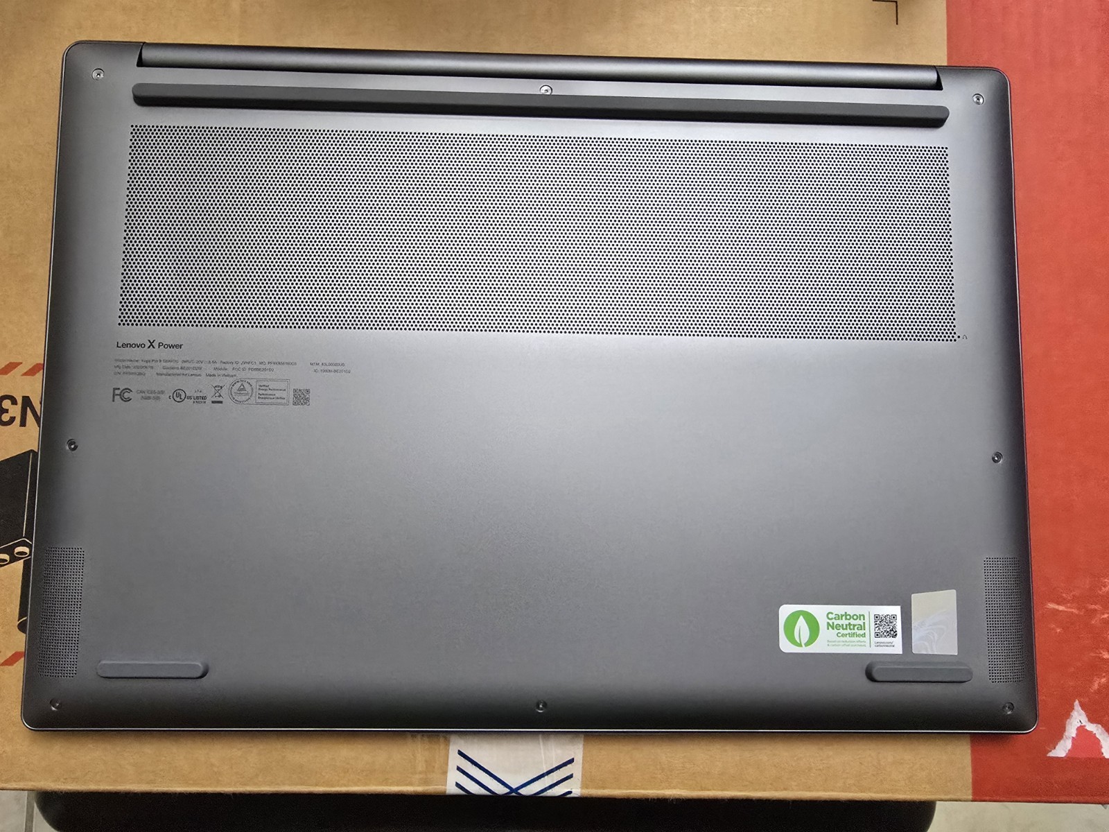 Lenovo Yoga Pro 9i Aura Edition 16″ OLED Ultra 9 285H 32GB 1TB RTX 5060 Laptop