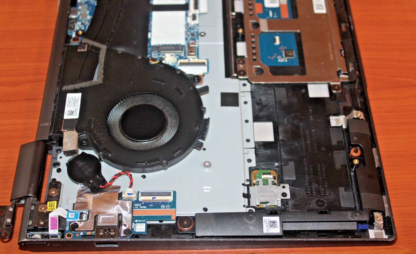 LENOVO YOGA 714ILT5 2 IN 1 FOR PARTS UNTESTED MISSING A LOT OF PARTS.