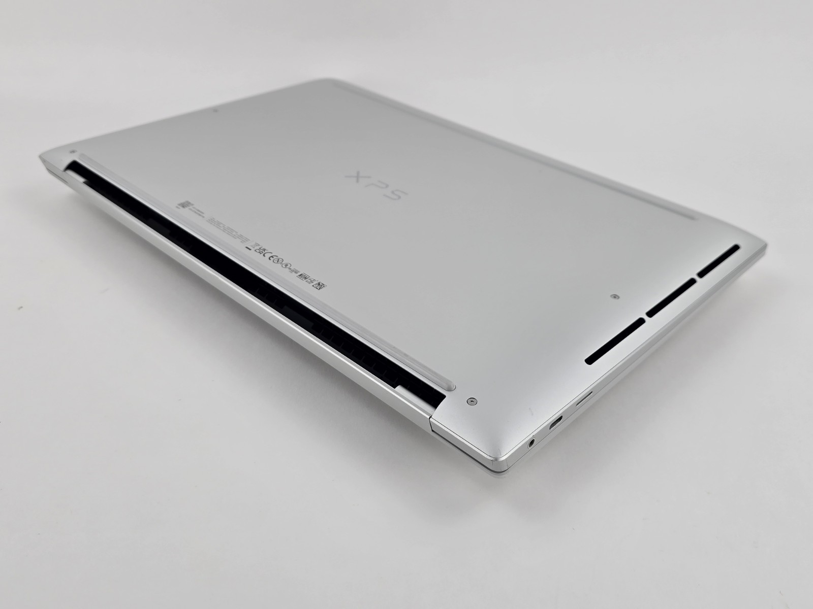 Dell XPS 16 9640 4K OLED TOUCH 2.5 GHz Ultra 9 185H 32GB 1TB SSD RTX 4060 – Good