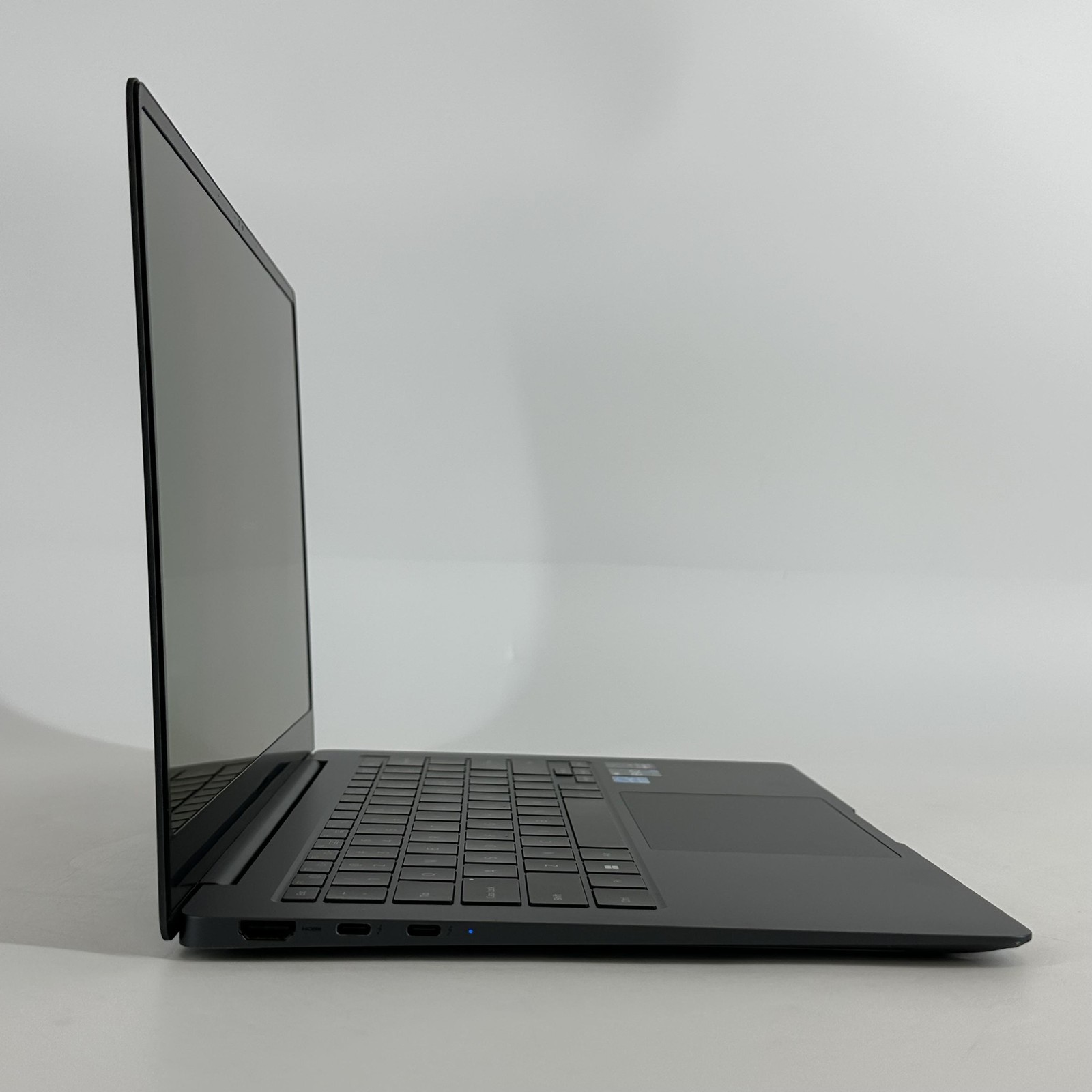 Samsung Galaxy Book3 Pro 14 Graphite QHD+ 2.2 GHz i7-1360P 16GB 512GB SSD Good