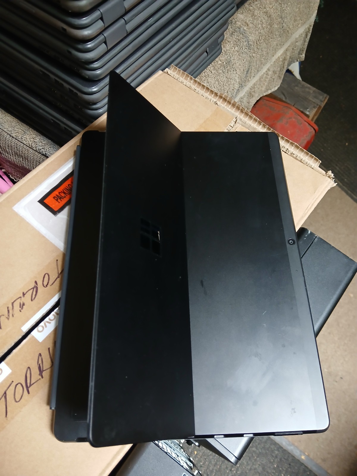 microsoft surface pro x sq1@3.0 8GB Ram 256GB SSD Qualcomm Adreno 680 WIN 11 Pro
